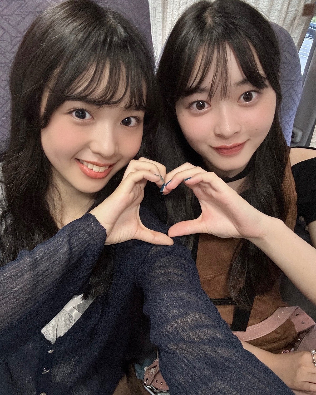 みんみ🫶🏻めりいロケバスで待機中に仲良しショット🤳🎶#宮迫翠月 #滝口芽里衣 #オフショット #Seventeen #セブンティーン #可愛い女の子 #Seventeenモデル