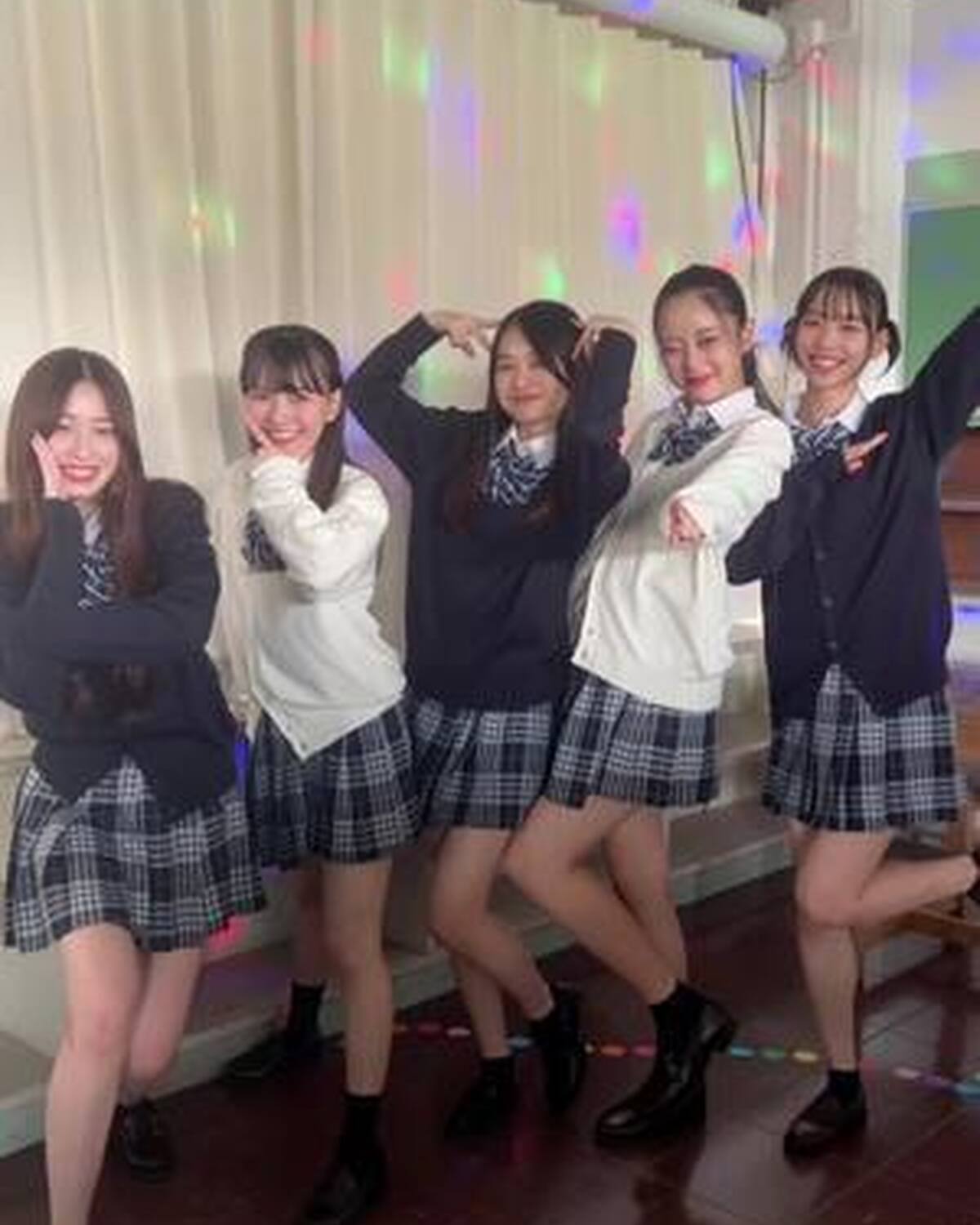 もうすぐ冬休み〜☃️🤍 発売中のseventeen冬号もう見た？📖💕 #葛西杏也菜 #月島琉衣 #河村ここあ #佐藤不二子 #松本麗世  @河村ここあ @葛西杏也菜 @松本麗世🧸️️️⛅️ @fuji