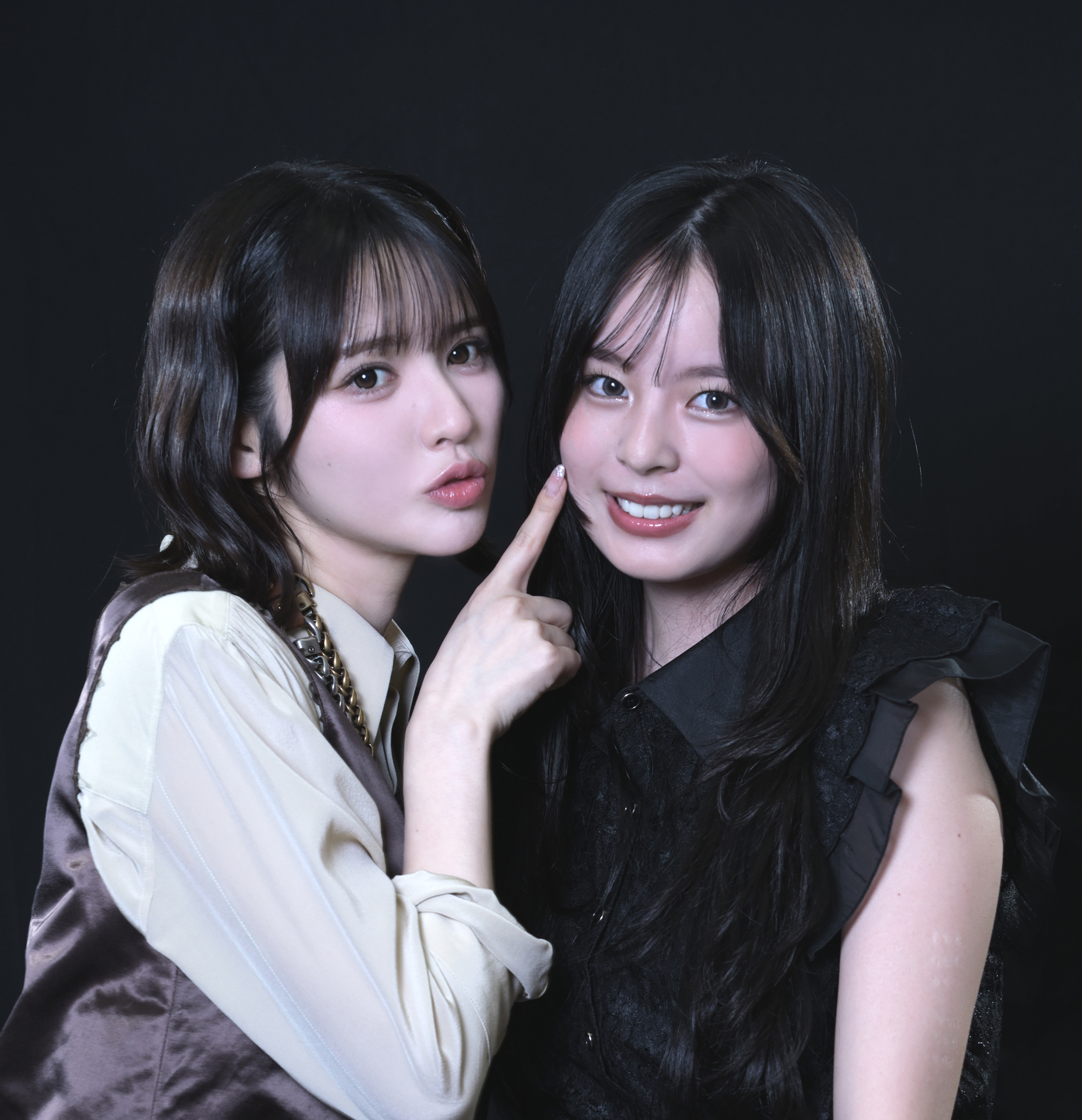 【チェキプレあり】 鎮西寿々歌とSeventeenモデルの小國舞羽が『だぁれかさんとアソぼ？』で恐怖に浸る！