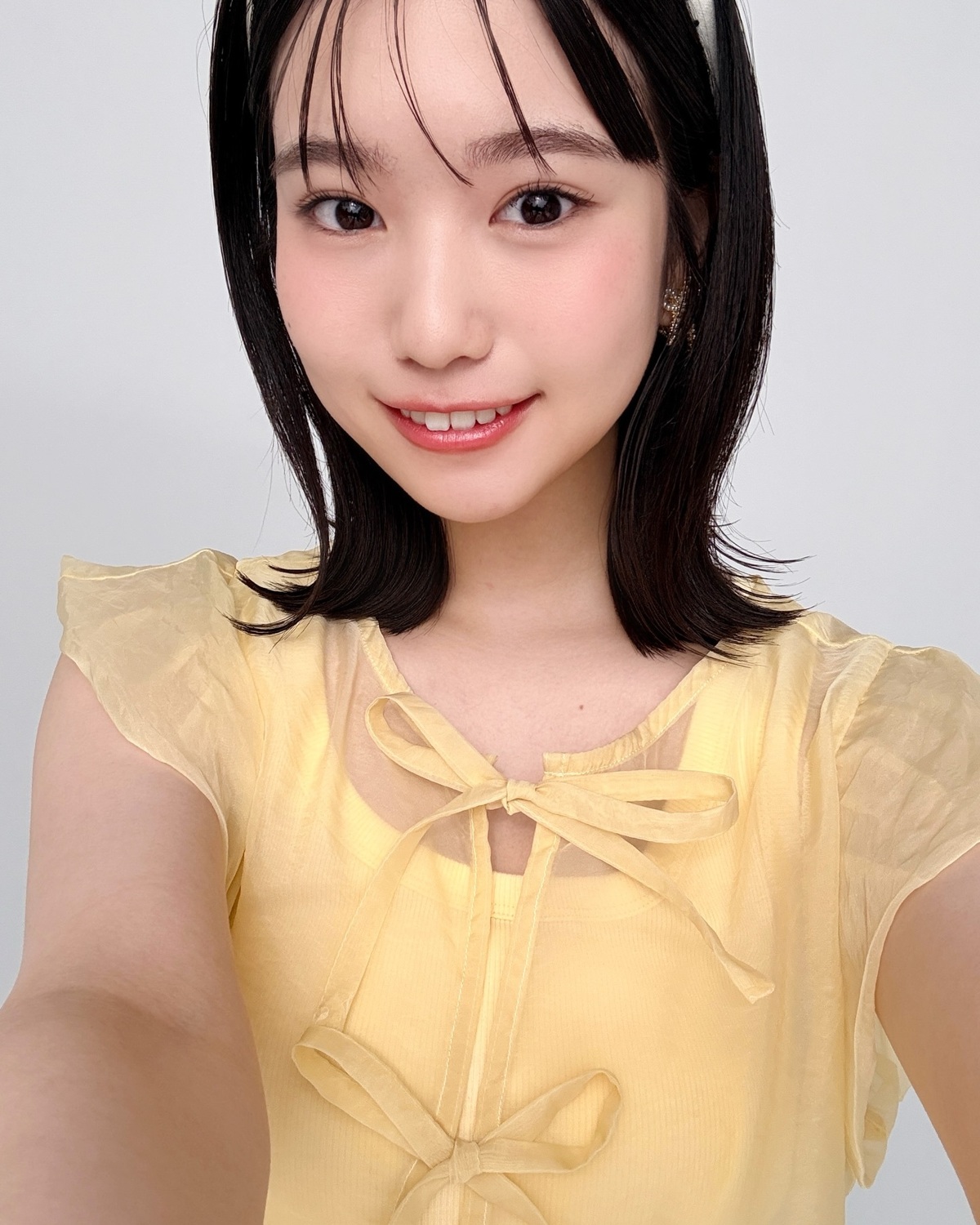 今日は三莉音のオフショット👼🏻📸🫧みんな春のおしゃれは楽しんでる？💛Seventeen春号のモデルプロフページではSTモデルが全員登場＆春っぽいさわやかな衣装で可愛すぎるページになってるよ📖🌸もちろん