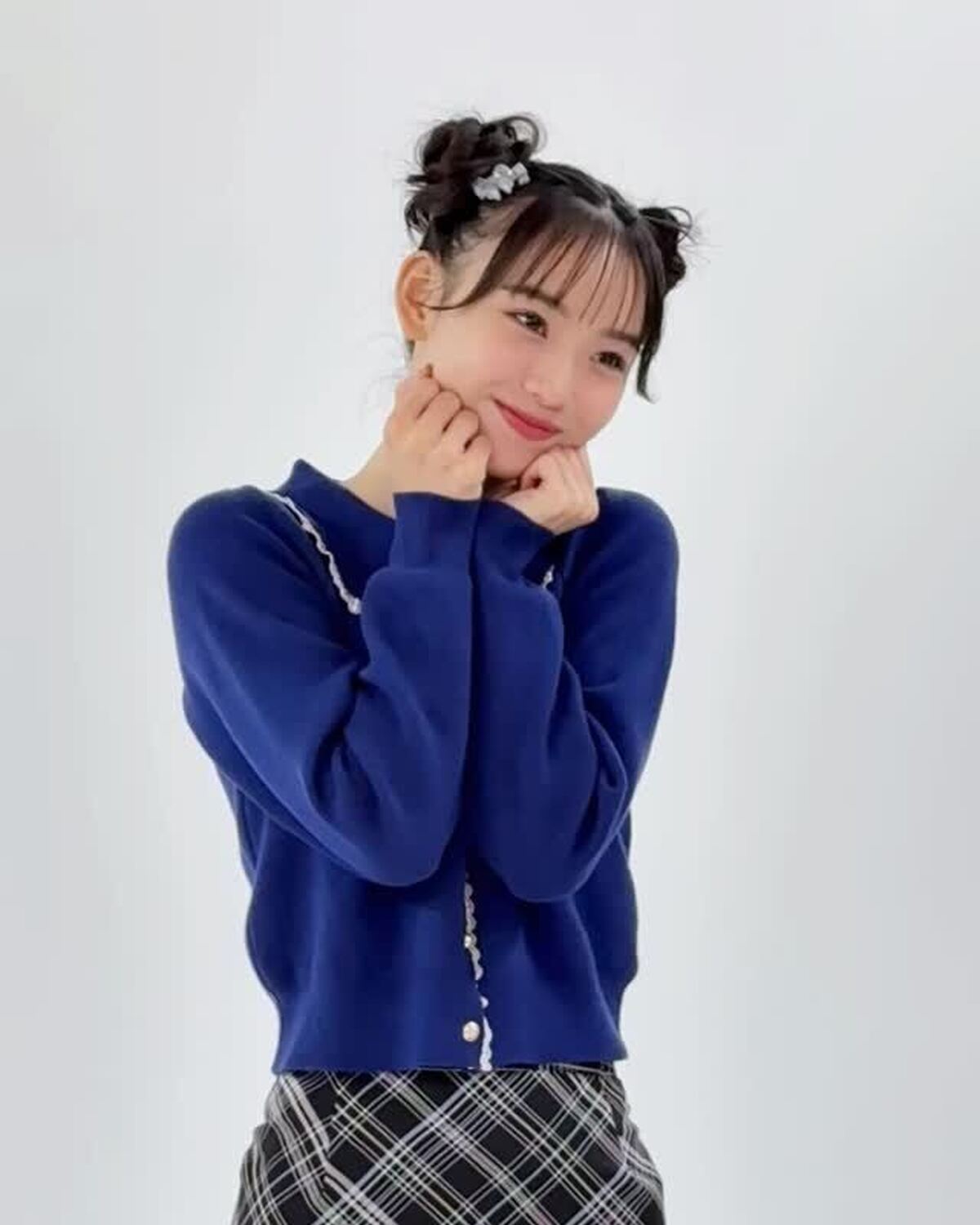 グミ部はグミに詳しいだけでなく、色んなポーズや表情も求められます🥹💜見ていて楽しい撮影風景🎥🎵最後はれいちゃんのキュンポーズ3連発🥺💓#髙橋快空 #松本麗世 #グミ部 #stグミ部 #グミ好き