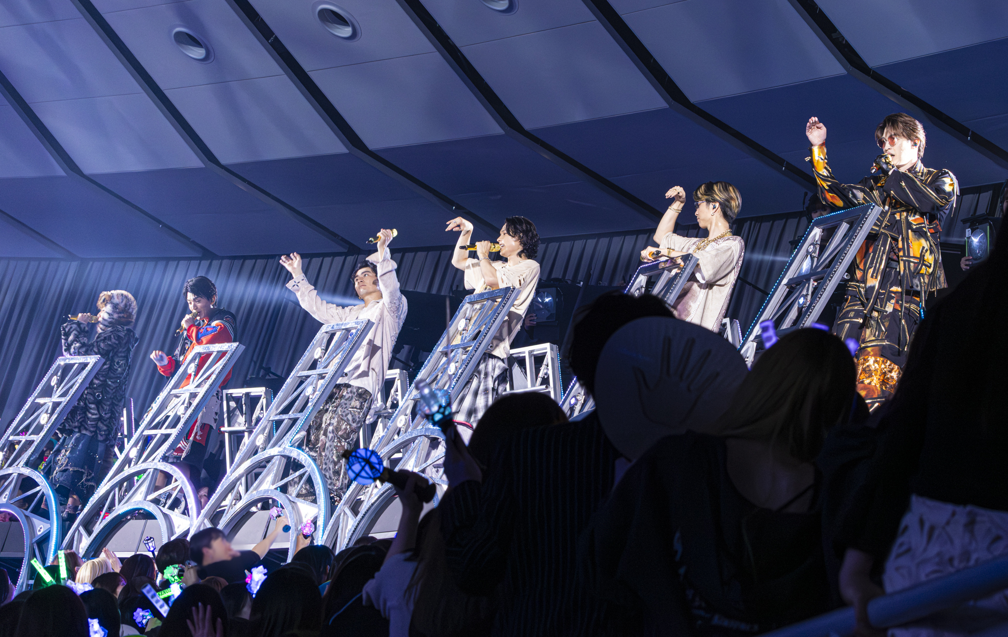 【『SixTONES LIVE TOUR 2026「MILESixTONES」』ライブルポ】６周年の今をすべて注いだ圧巻のステージと、ファンとの距離が近いMCトークをお届け♪