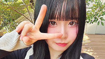 カリスマギャルJK♡ST読者・まいかちゃんの愛用アイテムは?【スクバの中身大調査】