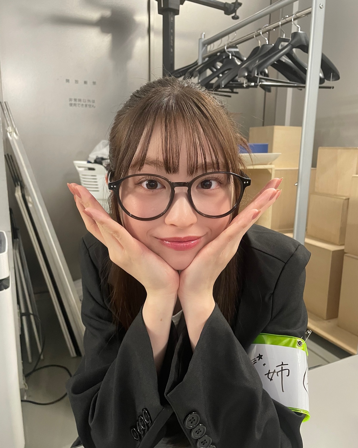 待機中の杏也菜をパシャリ🤓🖤2枚目がお茶目すぎてかわいい🥹ミスセブンティーン2026ファイナリスト撮影に姉㋲代表として撮影に参加した日のオフショット📸✨ミスST2026の発表は9/26(土)開催のガル