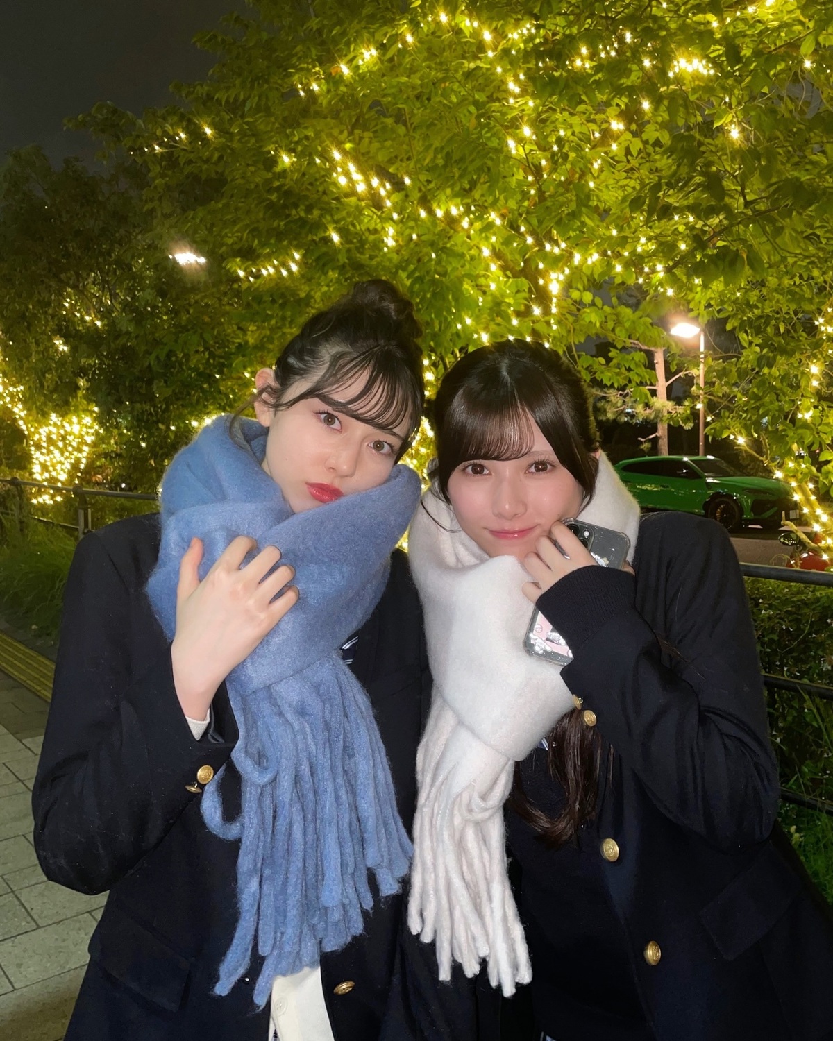 寒い冬はイルミの季節❄️💡色チのマフラー×アップヘアがお似合いのはんちゃん＆かいら👩🏻‍❤️‍👩🏻🤍3.4枚目ははんちゃんのピンだよ〜📸🩵お団子ヘアアレとボリュームマフラーでさらに小顔見える😳🪽#石川