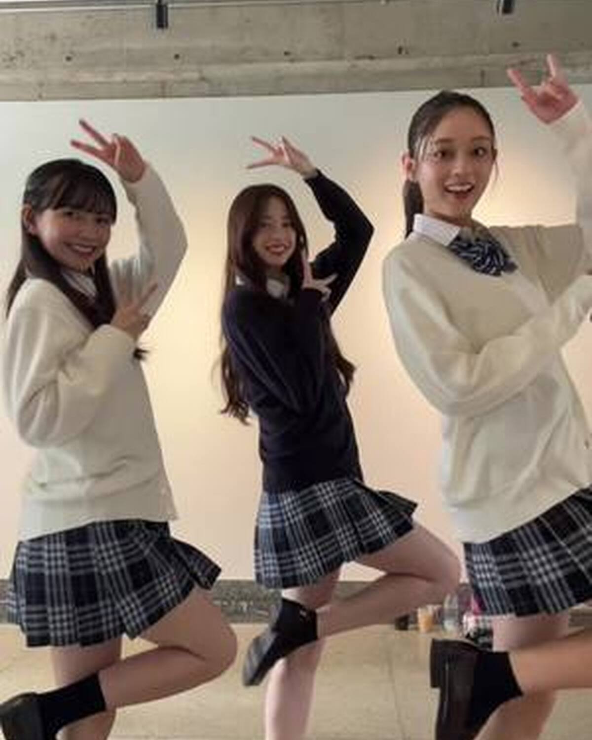 TEAM LJK🩷高校生活もあと少しだね〜😖✨🏫 @河村ここあ @葛西杏也菜 @fujiko  #河村ここあ #葛西杏也菜 #佐藤不二子 #ljk #学校生活