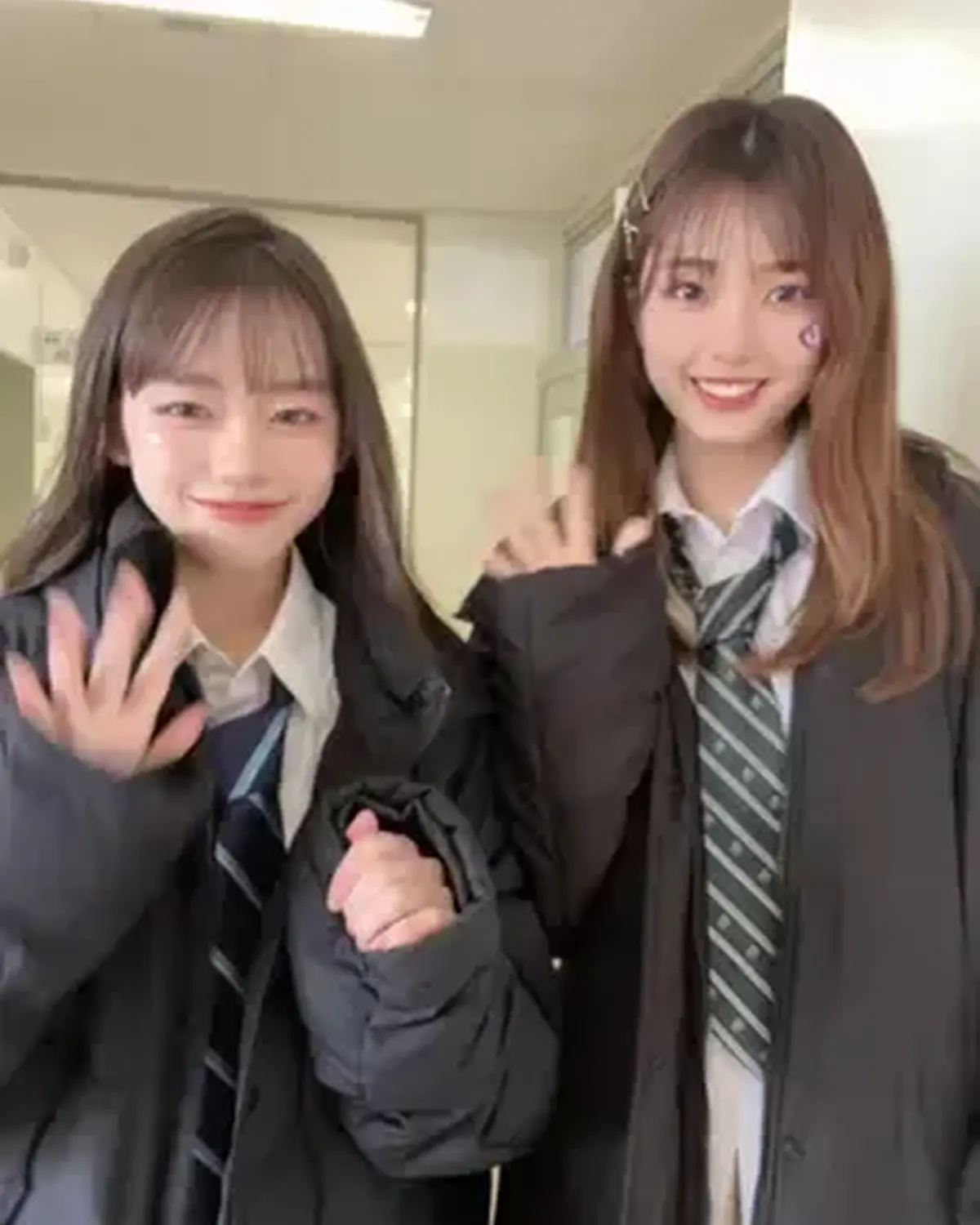明日は月曜日✨また1週間頑張ろうね🤓🏫💨 #岡本望来 #堀口真帆 #Seventeenモデル #STモデル #jk  @堀口真帆