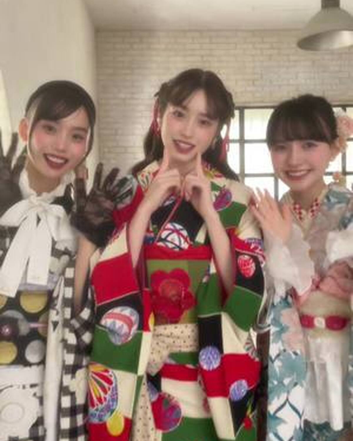 今日は #成人の日 ✨新成人の皆さん、おめでとうございます💐 #葛西杏也菜 #松本麗世 #河村ここあ #振袖　@松本麗世🧸️️️⛅️ @河村ここあ @葛西杏也菜