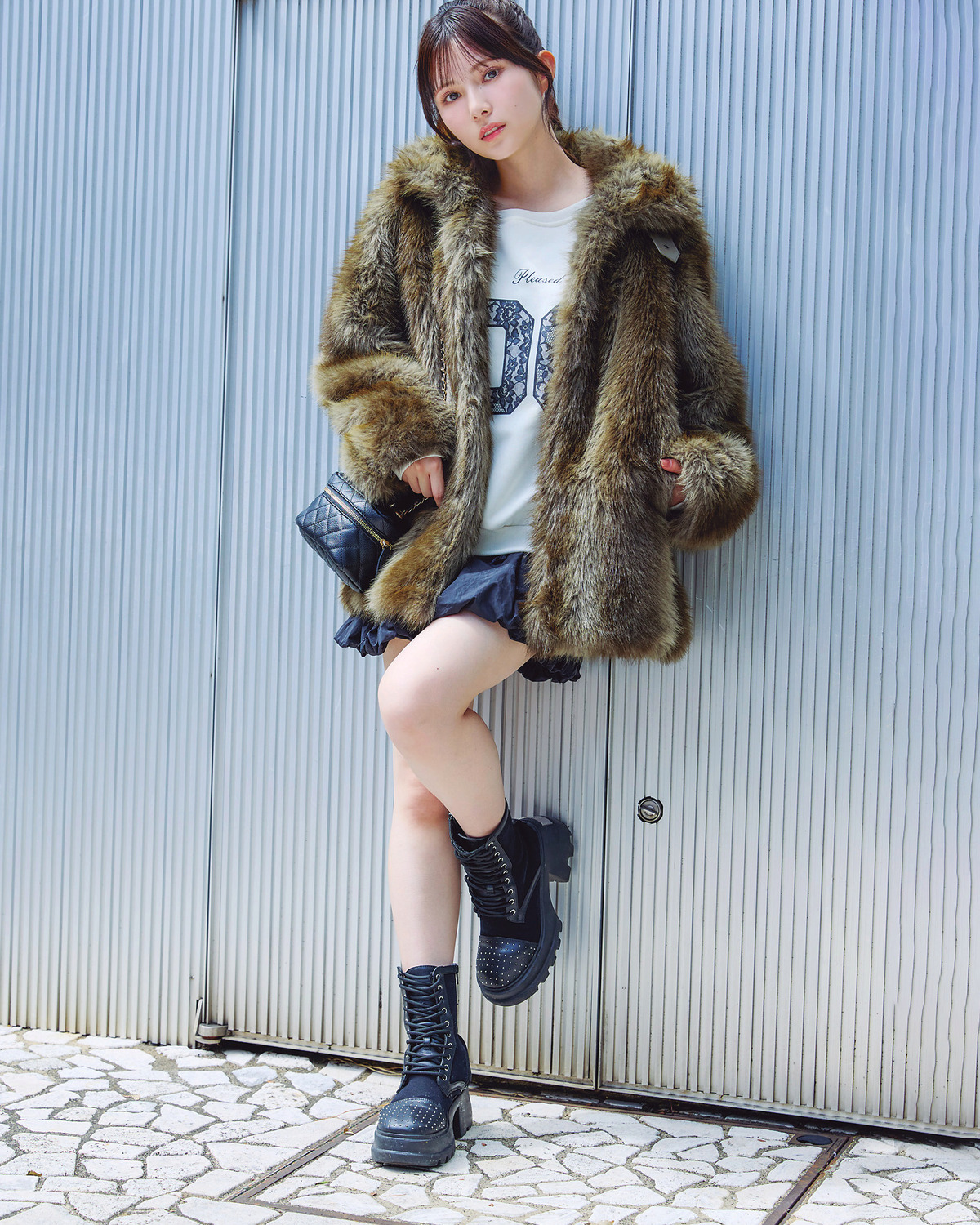 【髙橋快空・石川花・滝口芽里衣・川瀬翠子 冬の私服大スナップ】大ブームのふわもこは肌見せで甘めに楽しむ♡