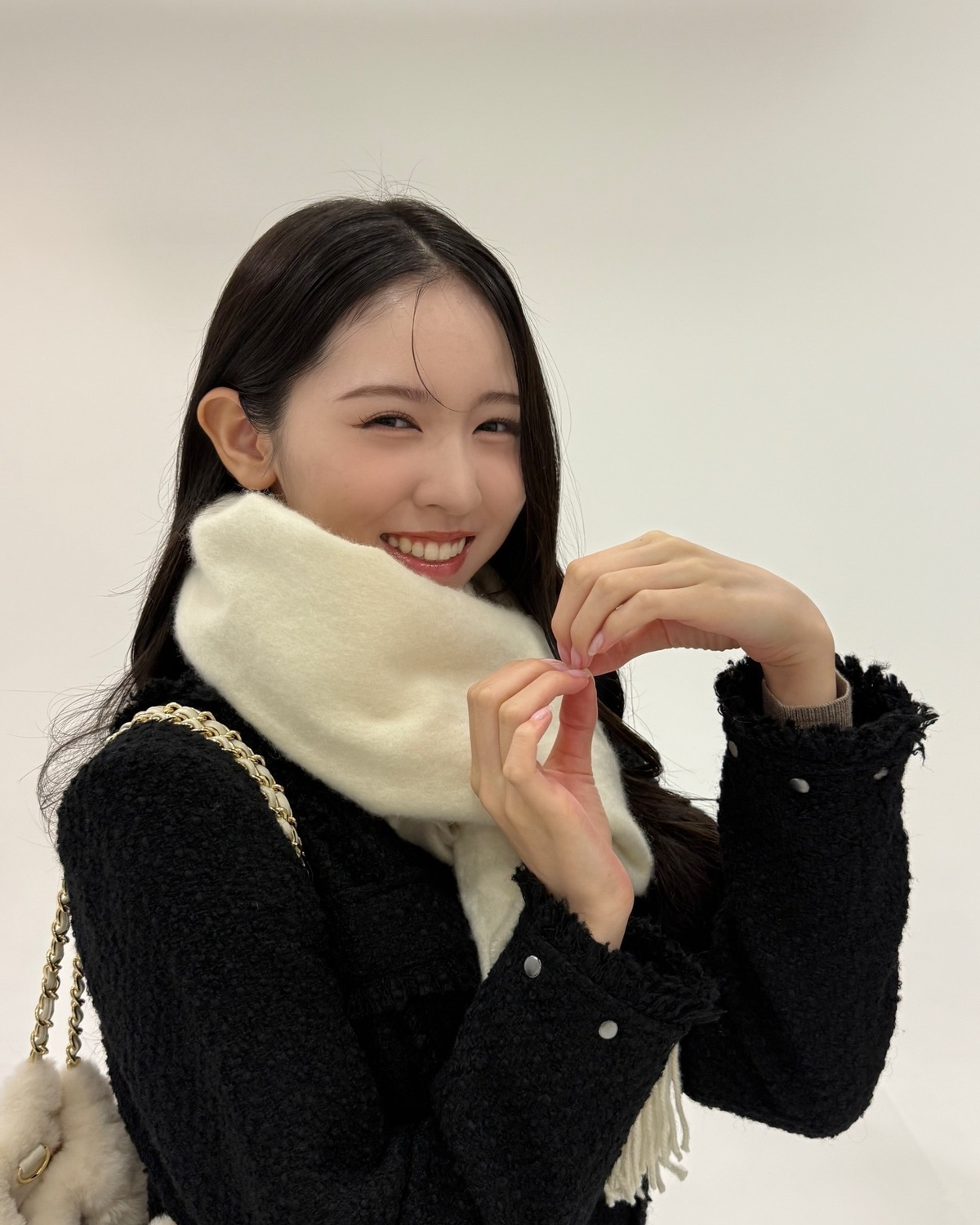 美沙希が作ってるのはなんのポーズでしょう？🤍正解は…ゆきだるま☃️❄️ 分かった子いる？🥺#入江美沙希 #STモデル #Seventeen #冬コーデ #マフラーコーデ