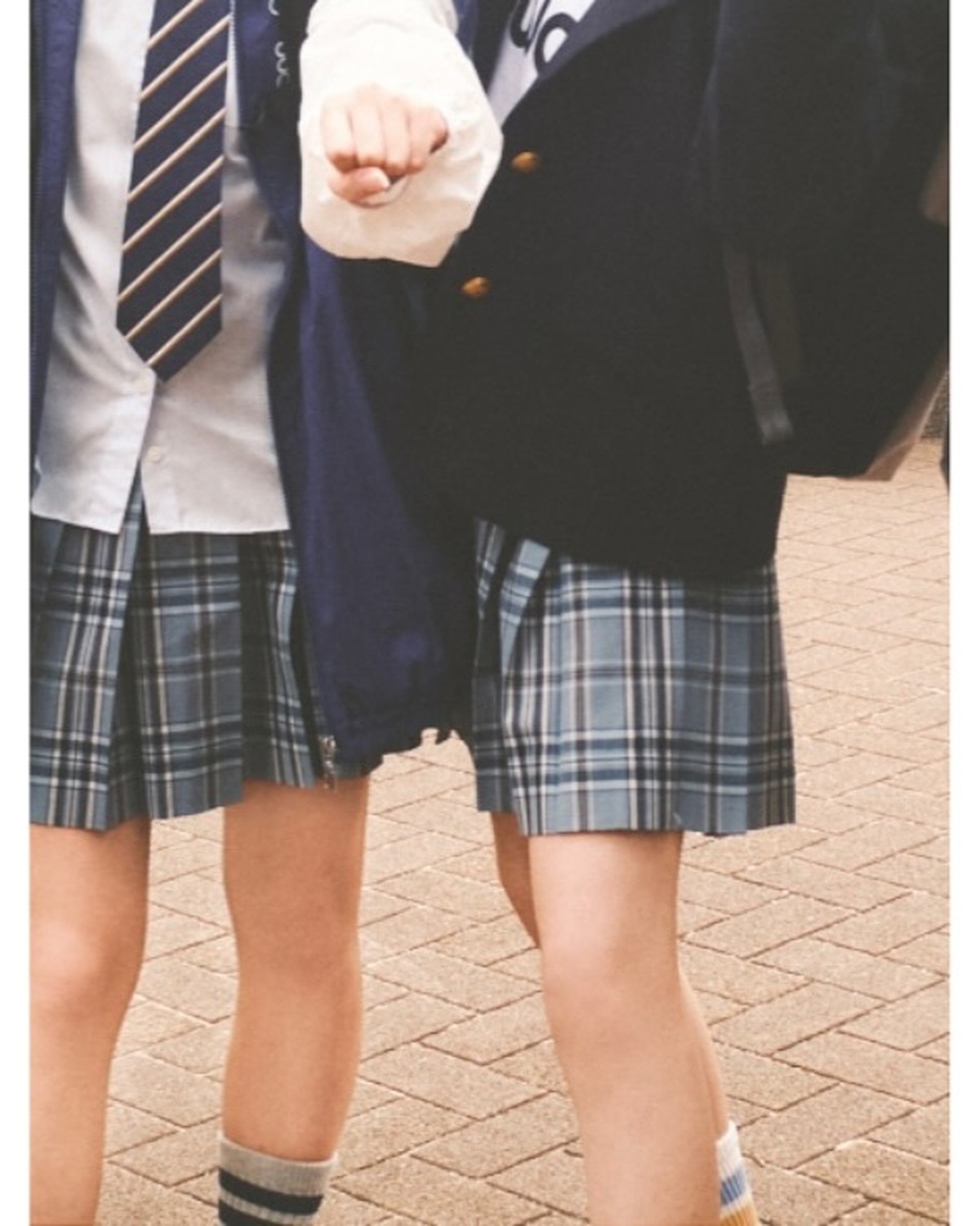 🌸🏫 Hello April 🏫🌸4月のSeventeenも新学期に知りたいファッション＆メイク、制服コーデなどなど、Seventeen-Web は今月も盛りだくさんでお届け予定🫶🏻お楽しみに😘
撮影