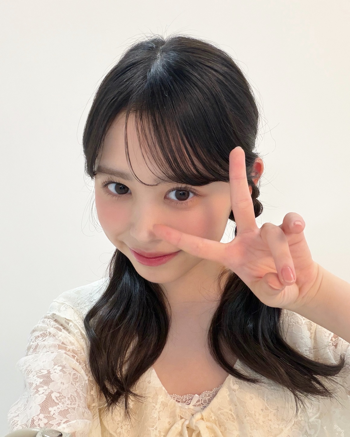 かんちゃんのセルフィー🤳🩵ノーマルカメラでこのビジュ🥺✨透明感がすごい🫧#梶原叶渚 #かんちゃん #可愛い女の子 #jk #ヘアアレンジ