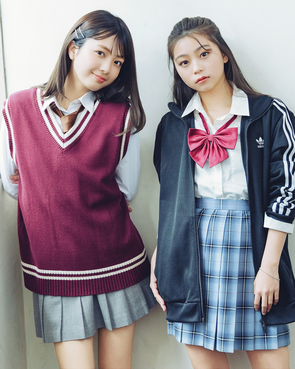 堀口真帆・稲光亜依たち高3は、かっこよさと今っぽさを盛り込んで♪【学年別おすすめ制服コーデ】
