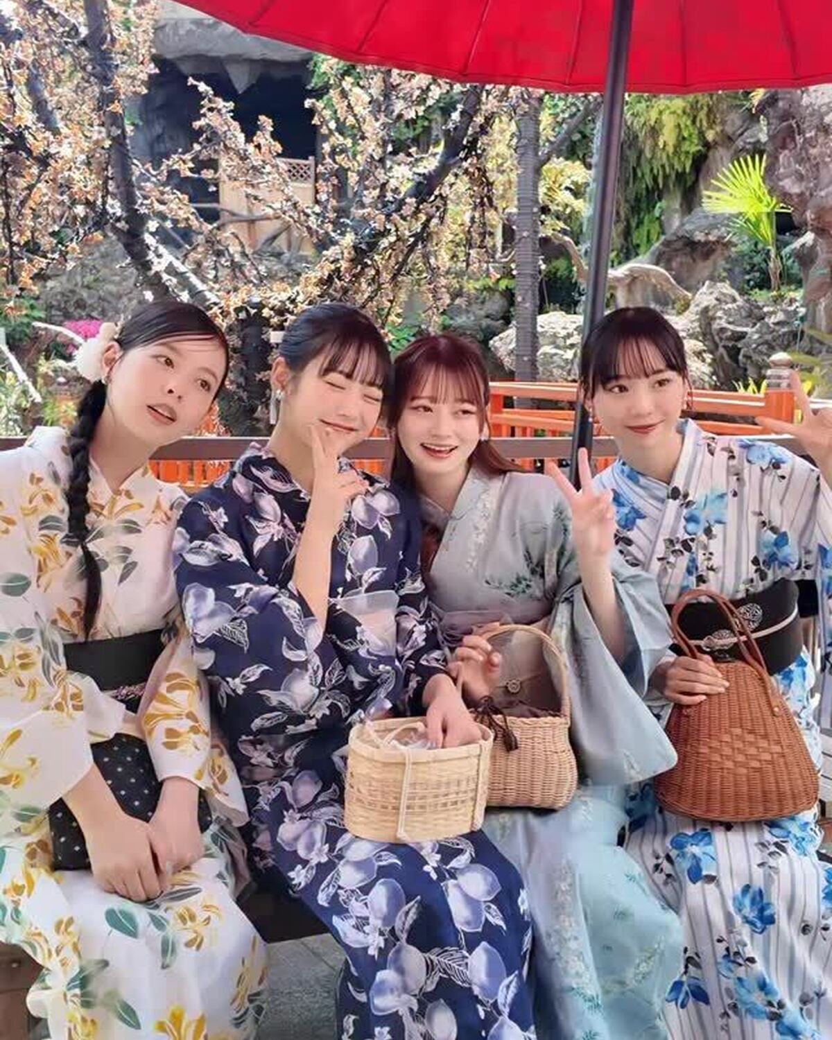 楽しかったカバームービー撮影🎥👘4人の爽やかでニコニコの笑顔をお届け🫧✨⊹₊⟡⋆˚⊹—————————⊹₊⟡⋆˚⊹STモデルのオフショットがもっとみたいコは@seventeenjp_mag をフォロー