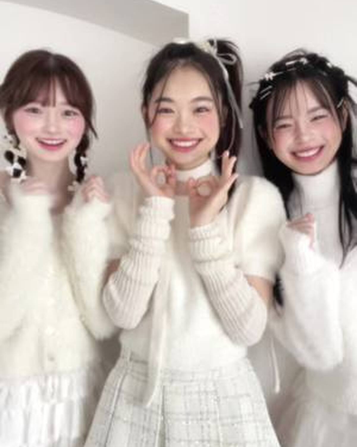 来週はクリスマス🎄🤍✨みんなの予定は？🎅🏻クリスマス遊ぼうよ〜💭🎶 #小國舞羽 #月島琉衣 #高比良由菜 #Seventeen冬号 #クリスマス　@小國舞羽(まう) @ゆなな