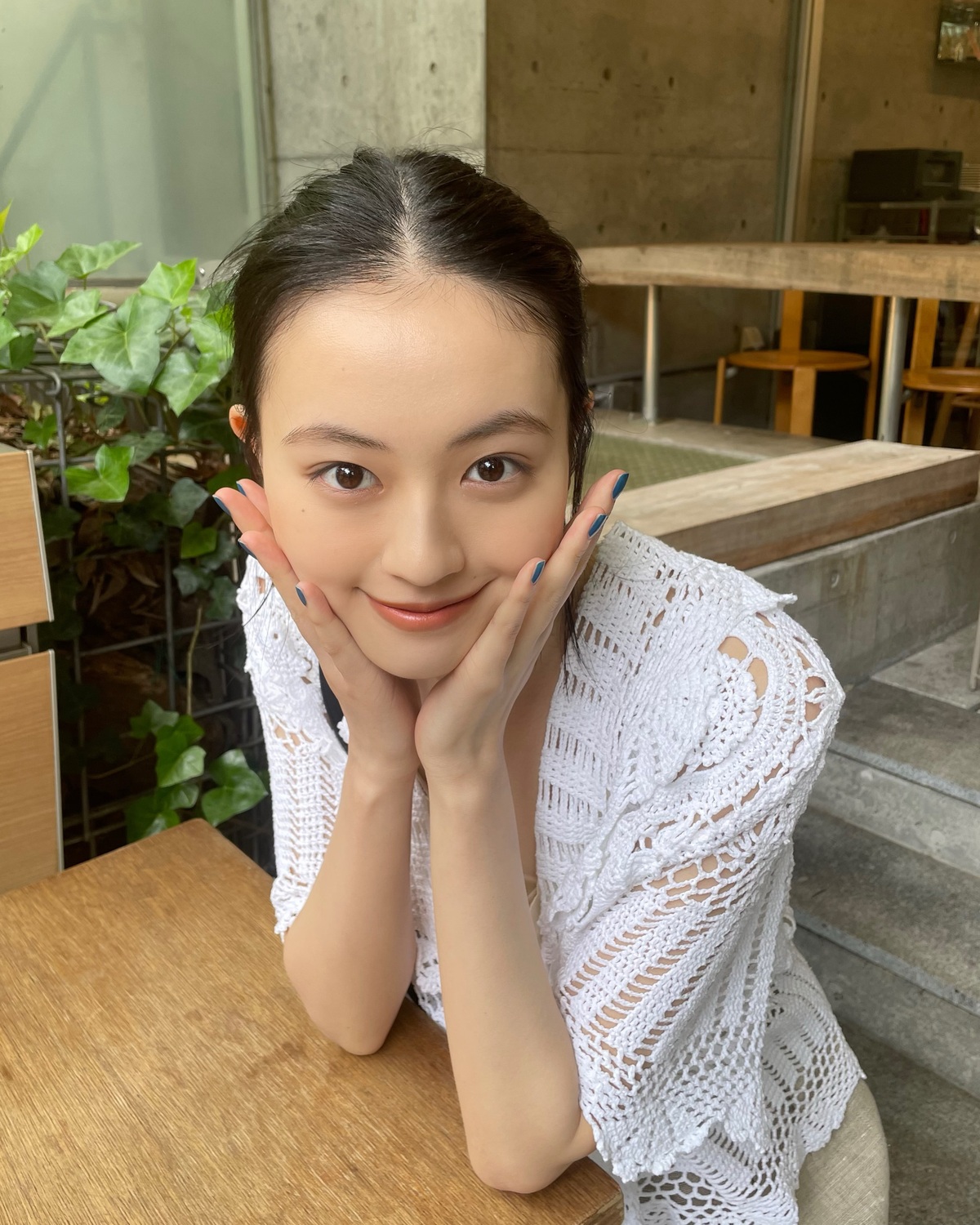 ⋆˙⟡ 𝐇𝐚𝐩𝐩𝐲 𝐁𝐢𝐫𝐭𝐡𝐝𝐚𝐲 𝐉𝐔𝐑𝐈 ⋆˙⟡今日7月14日は上坂樹里ちゃんのお誕生日👸🏻🎂発売中のSeventeen夏号のオフショットでお祝い🎉みんなもコメントで一緒にお祝いしよ✍🏻 ⊹₊⟡