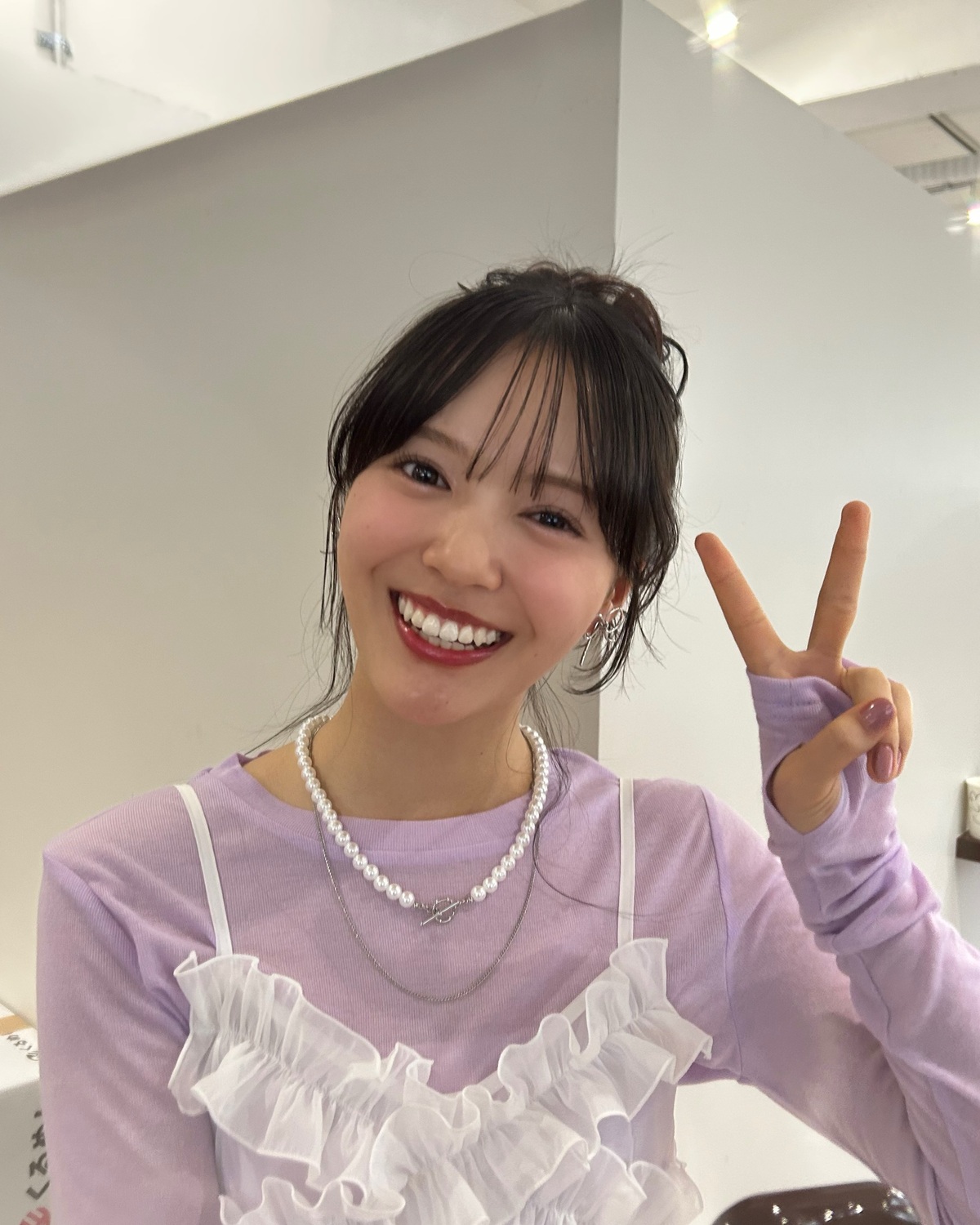 うみのキラキラ笑顔が可愛すぎる🤩🌟✨セルフィーしてるうみを隠し撮りしたら気付かれちゃった🥺⊹₊⟡⋆˚⊹—————————⊹₊⟡⋆˚⊹STモデルのオフショットがもっとみたいコは@seventeenjp_