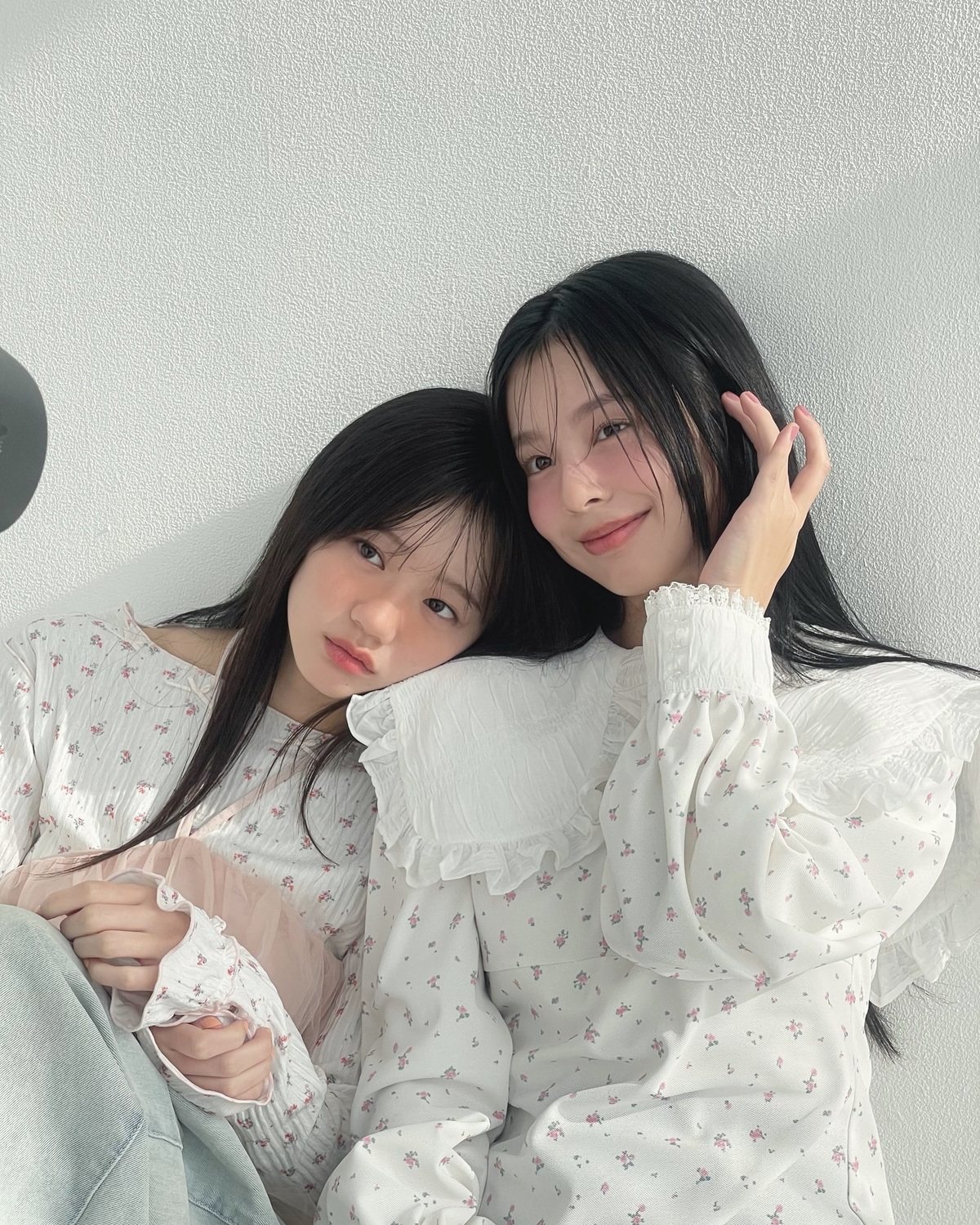 双子みたいな瑠菜＆舞羽👼🏻🌼さすがはミスST2025の同期✨ポージングも息ぴったりでした🪽⊹₊⟡⋆˚⊹—————————⊹₊⟡⋆˚⊹STモデルのオフショットがもっとみたいコは@seventeenjp_