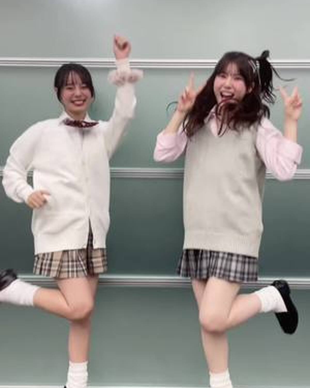 "17。アオイハル" めっちゃいい曲じゃない⁉️🥺✨みんなで踊って流行らせよ🩵 MVはRainy。ちゃんの公式YouTubeで🎥🌈まだみてないコは今すぐチェックして🎶 @Rainy。（レイニー） @小