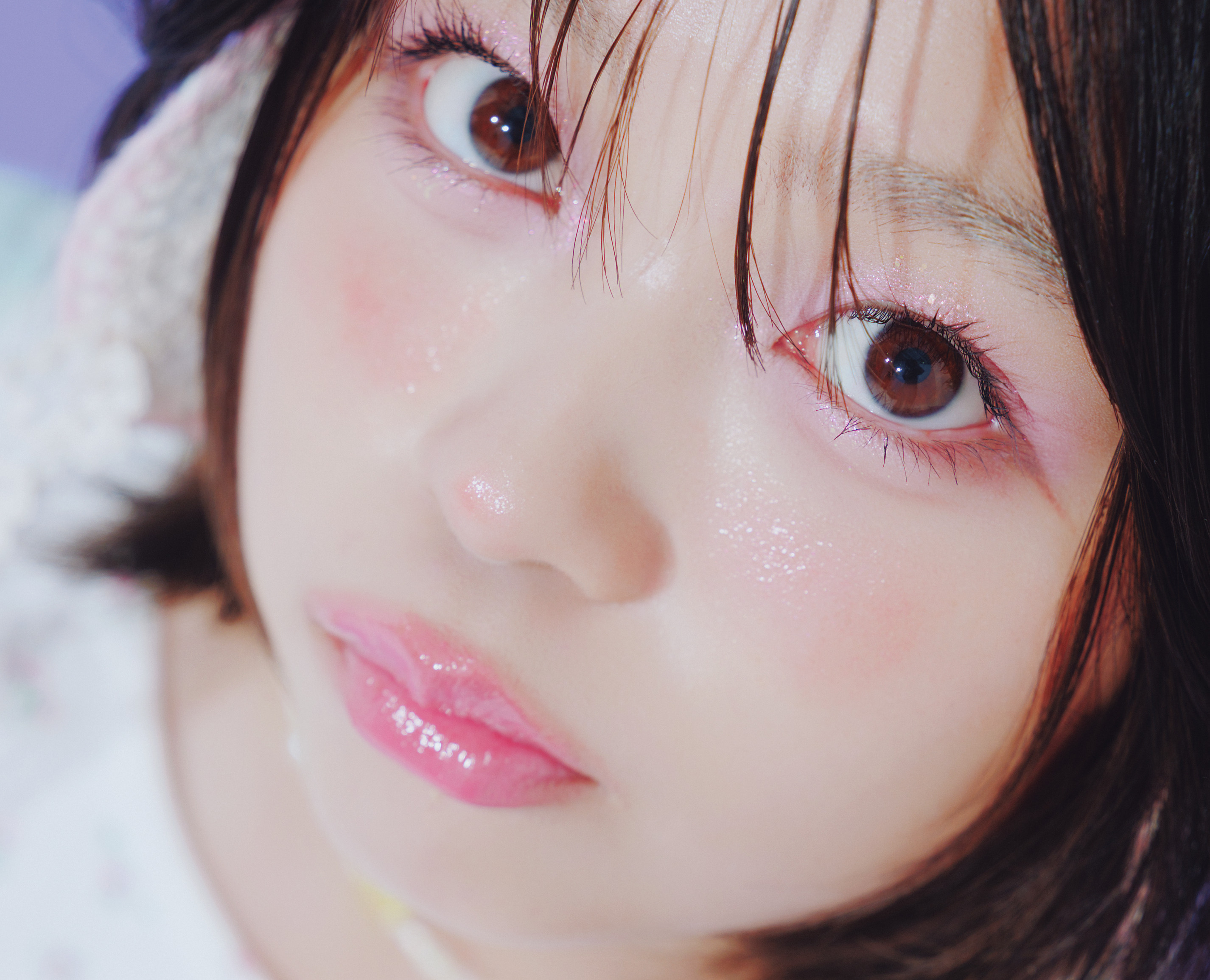 稲光亜依のメロいバブみフェイスにきゅん♡ツヤキラなピンクメイク【JK大好きコスメで4大トレンドメイク】
