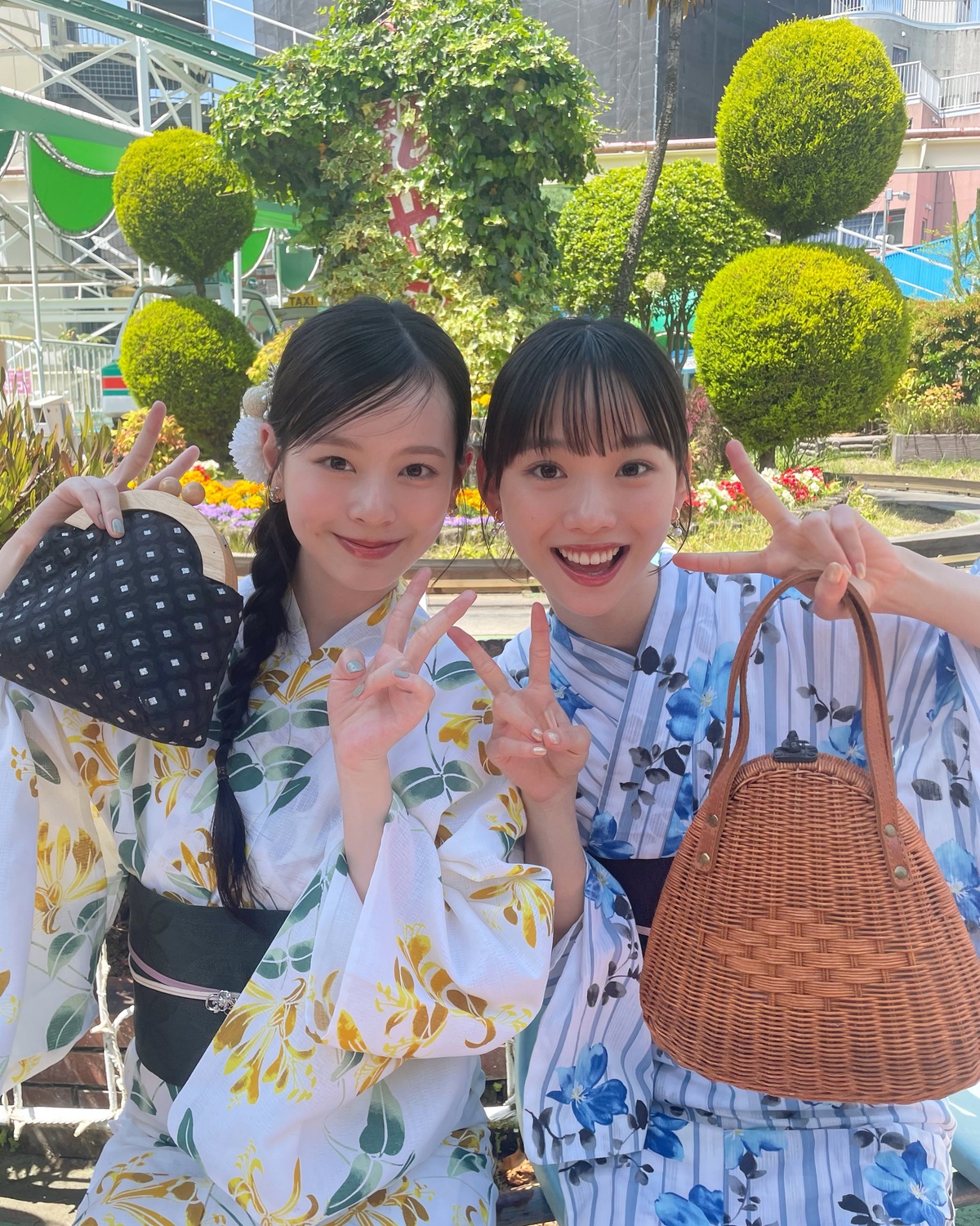 仲良しれいまう👭🏻💛🌻こんな2人と浴衣を着てお出かけしたいよね〜👘撮影中も楽しそうでした🎶⊹₊⟡⋆˚⊹—————————⊹₊⟡⋆˚⊹STモデルのオフショットがもっとみたいコは@seventeenjp_