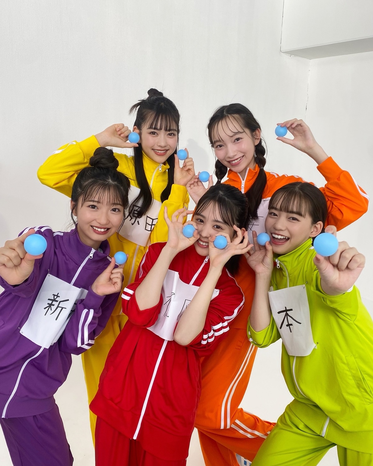 チームカラフル🍒＆チーム暖色🩷ミスセブンティーン2025ファイナリスト投票締め切りまで、いよいよあと1週間‼️ということで、ゲーム対決のオフショットを🆙✨くじ引きで決めたチームに分かれて対決したよ💪🏻