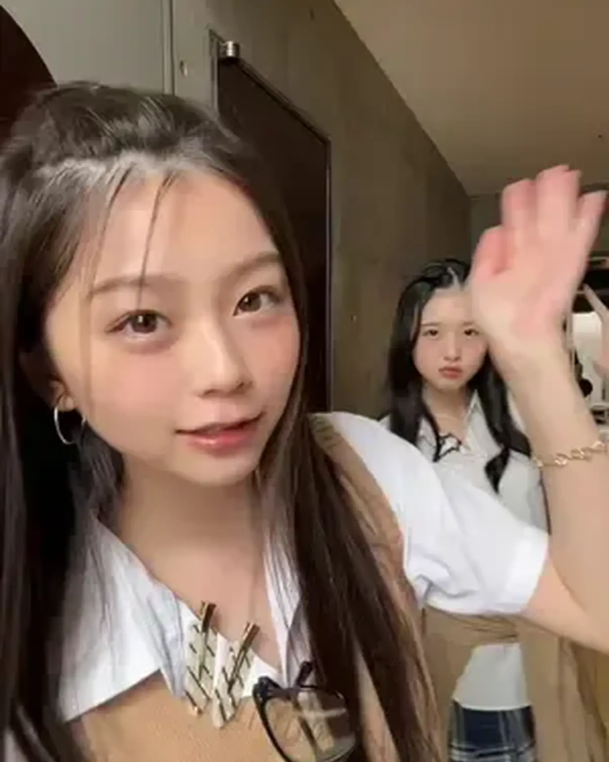 あいみん👩🏻‍❤️‍👩🏻 @みんみ🐣🌙(宮迫翠月)  @稲光亜依  #宮迫翠月 #稲光亜依 #どんぐりを辿ってもつきません #jk #制服コーデ　