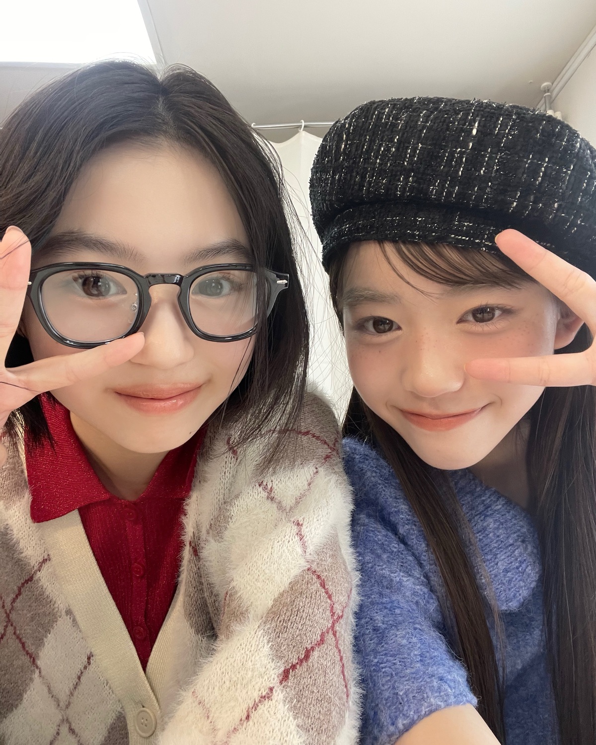 みくみろん👭🏻❤️💙久しぶりに会えて喜び爆発🤣✨ずっとくっついていた2人でした🥺💓⊹₊⟡⋆˚⊹—————————⊹₊⟡⋆˚⊹Seventeen秋号発売中📖🤎STモデルのオフショットがもっとみたいコは@