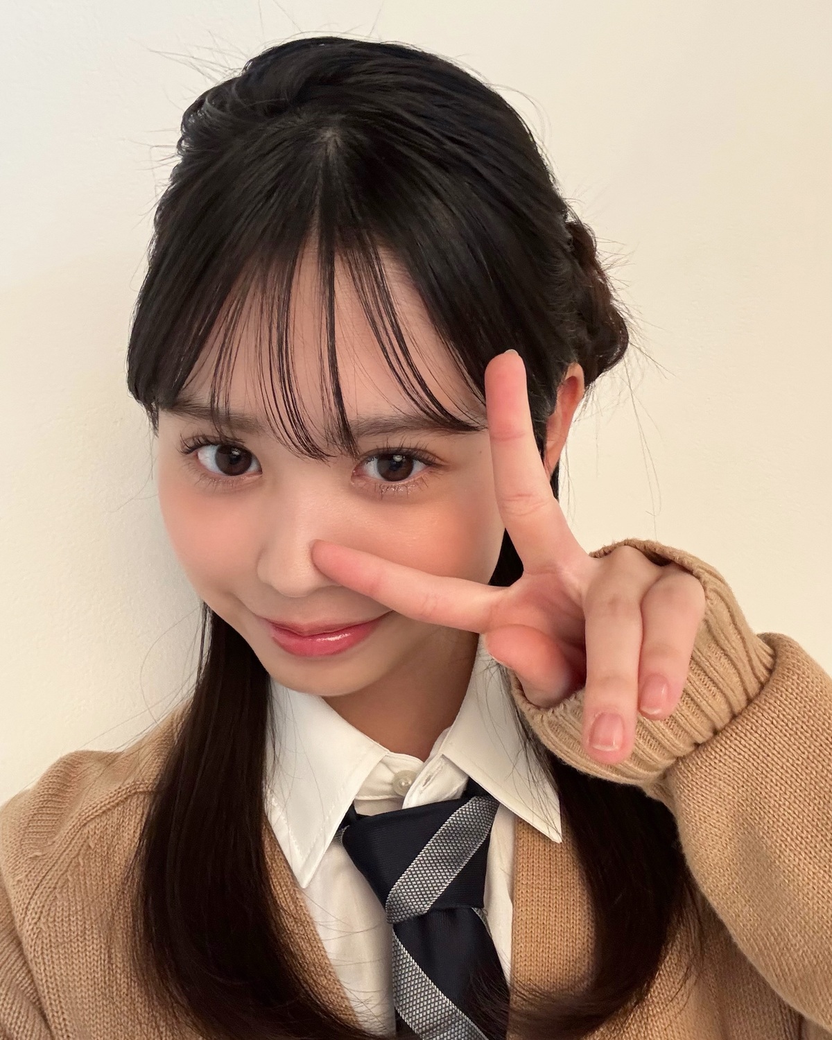 いつかのかんちゃん👼🏻🪽サイドにまとめて流行りのくるみちゃんヘアにしたよ🍒お姉さんっぽなって可愛いよね🤍⊹₊⟡⋆˚⊹—————————⊹₊⟡⋆˚⊹STモデルのオフショットがもっとみたいコは@seven