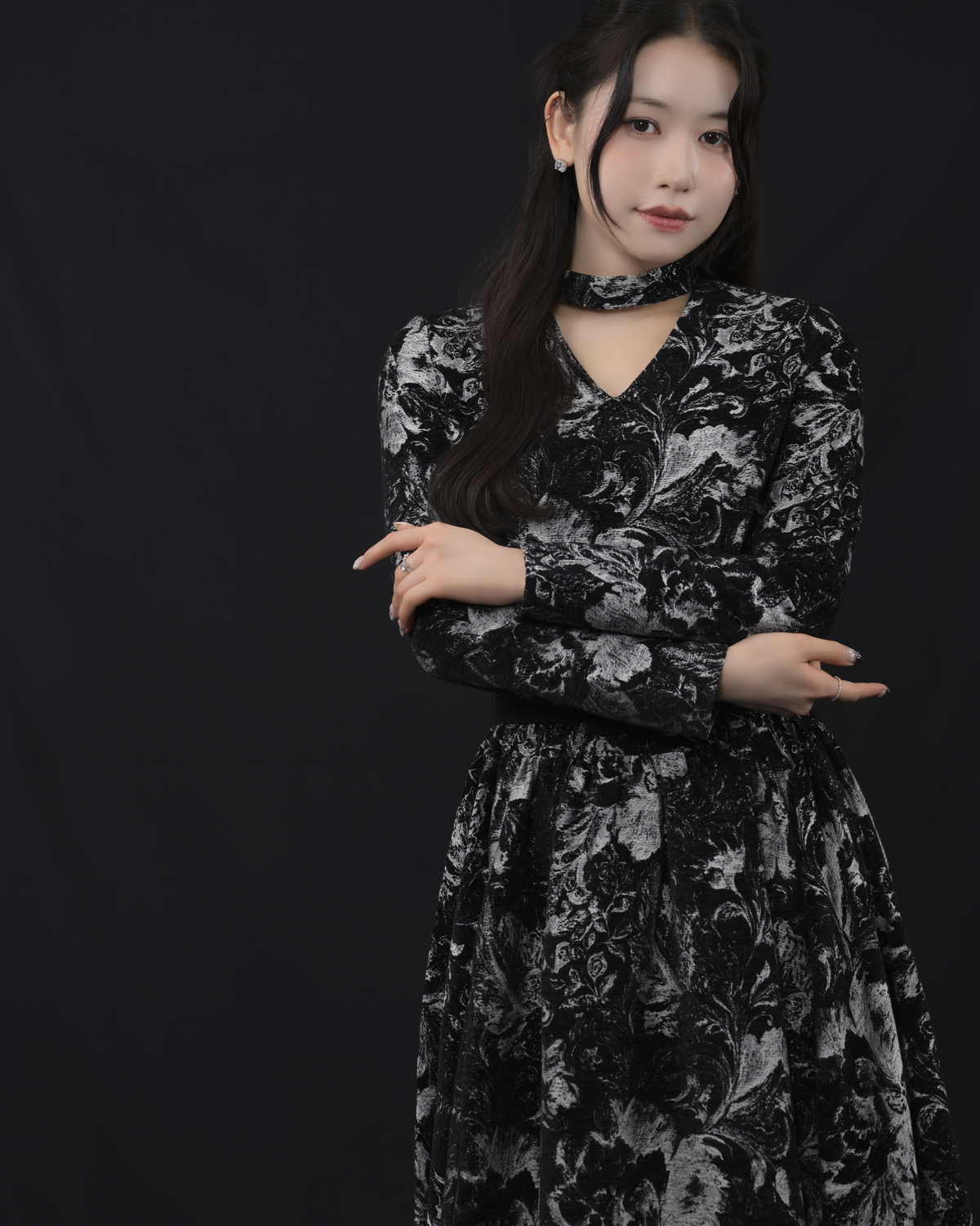 MOMONA（ME:I）さんが、ホラー映画『口に関するアンケート』でドキドキ体験