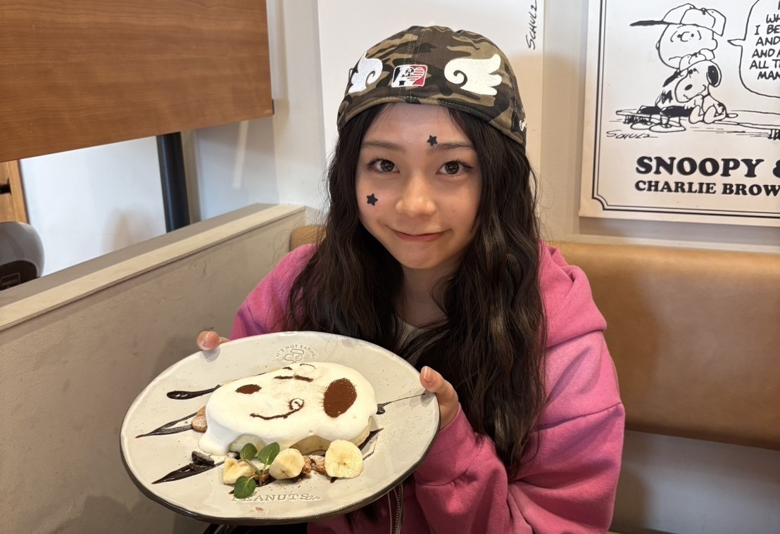 【稲光亜依】スヌーピーカフェ