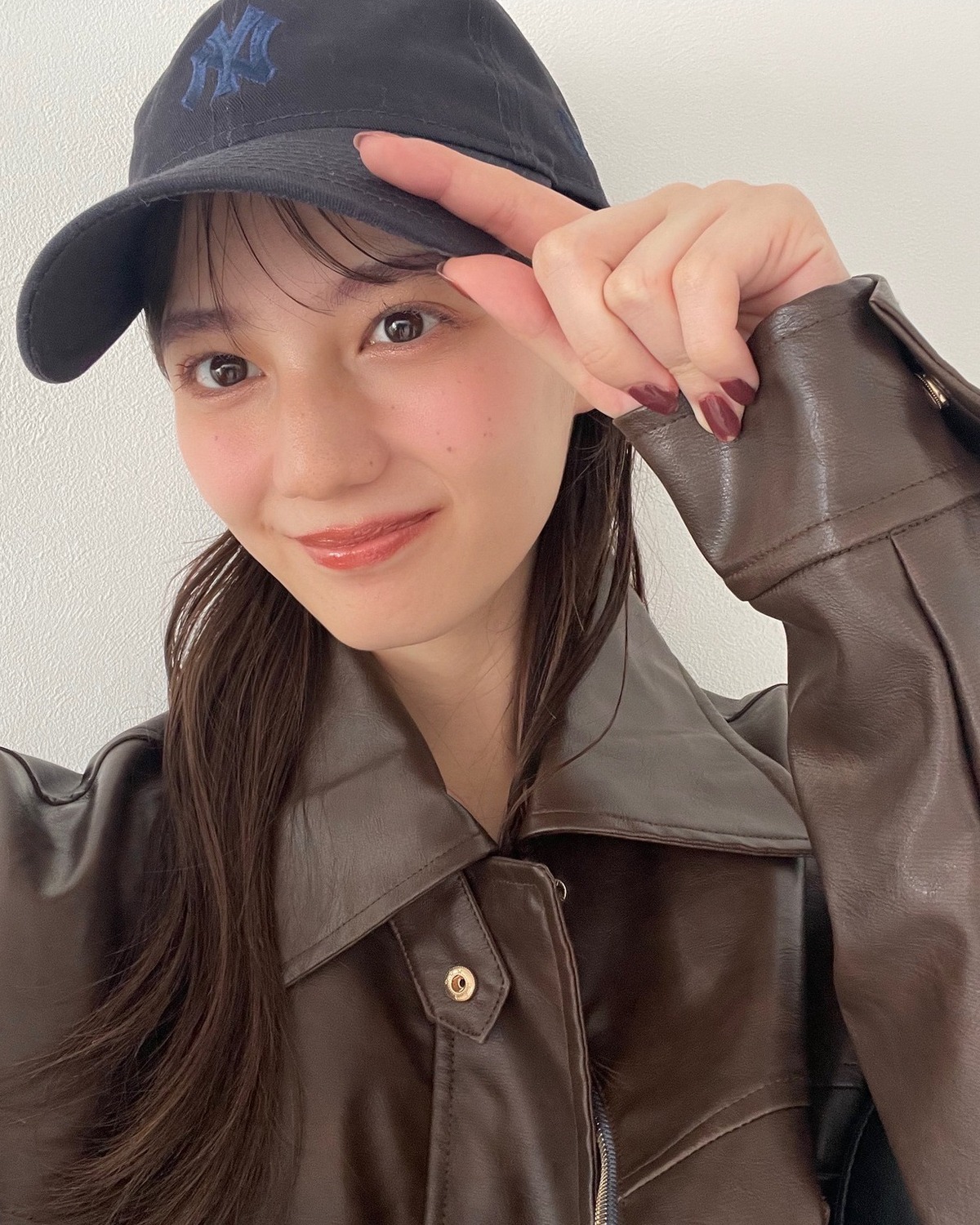 スポみこさかな🧢💙セルフィーと撮影中の姿をお届け🎵#Seventeen #セブンティーン #STモデル #STモ #小坂菜緒 #日向坂46 #セブンティーンモデル #スポーツMIX #Seventee