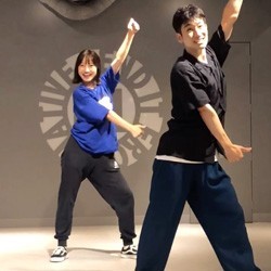 シッキンOguriさんに『Bling Bling』のダンスを教えてもらいました！