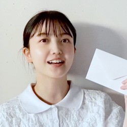 久保史緒里にセブンティーン編集部からサプライズ！