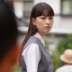 茅島みずきが映画『サバカン SABAKAN』に長崎弁のキレイなお姉さん役で出演♡