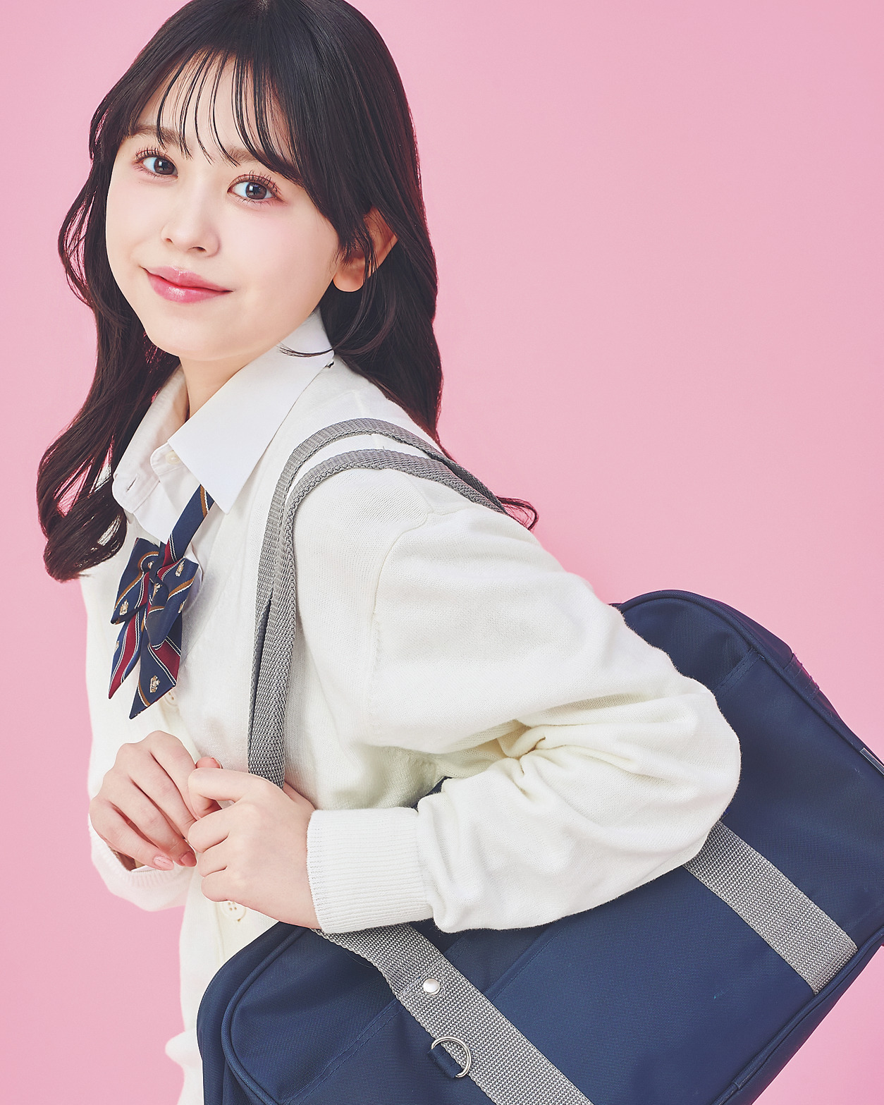 梶原叶渚のスクバの中身も公開♡憧れJKたちの通学バッグ＆愛用品をチェック！