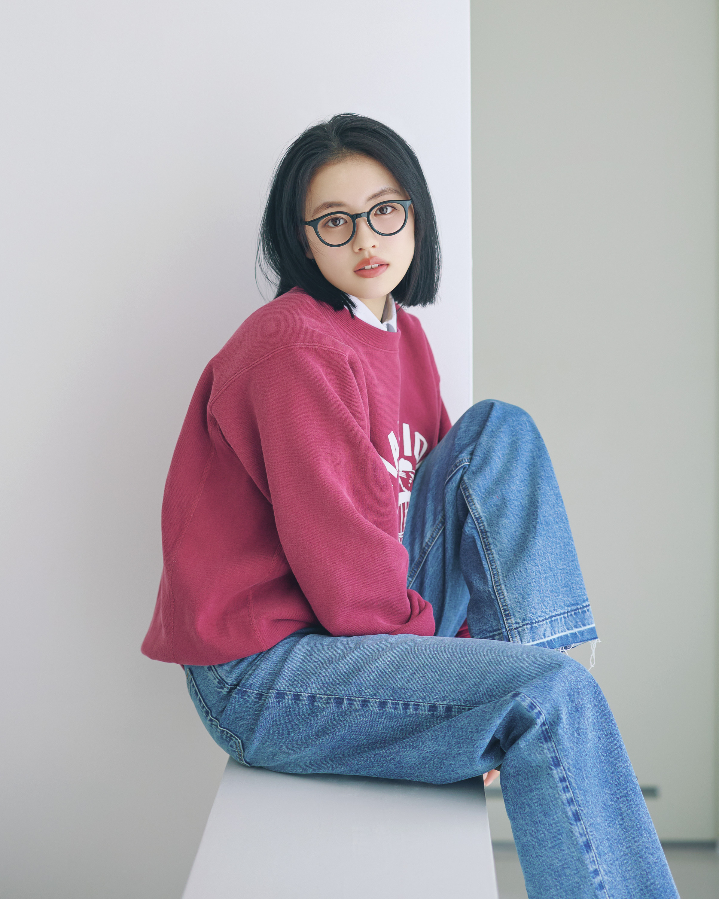 上坂樹里ちゃんのスウェット×デニムの日のストレートヘアを紹介！