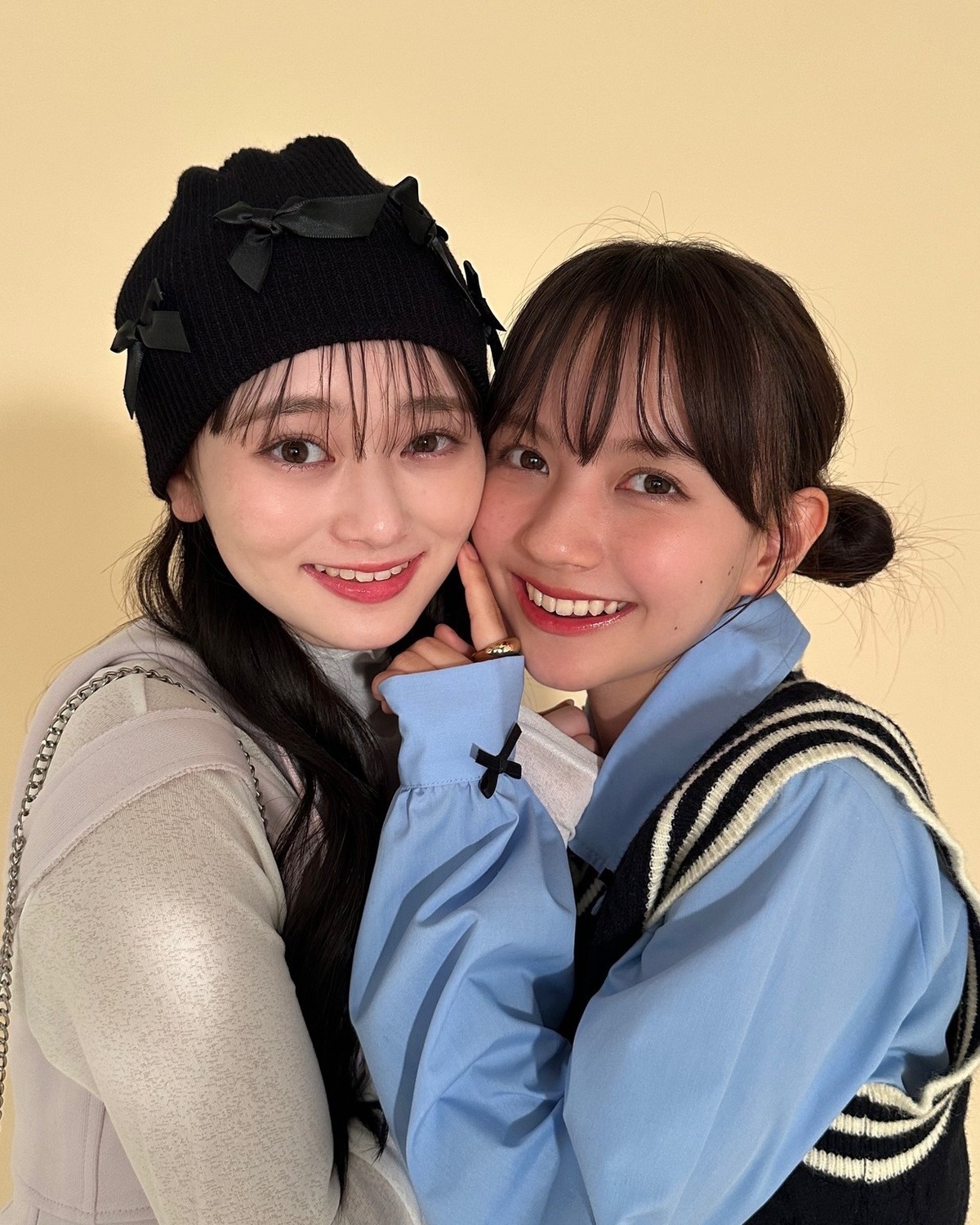 密着ゆなここショット👩‍❤️‍👩💕ぜ〜んぶ可愛いけど、編集部Tは2枚目推し🥰🫣みんなは何枚目がすき？🎶#Seventeen #セブンティーン #STモデル #STモ #高比良由菜 #河村ここあ #セブ