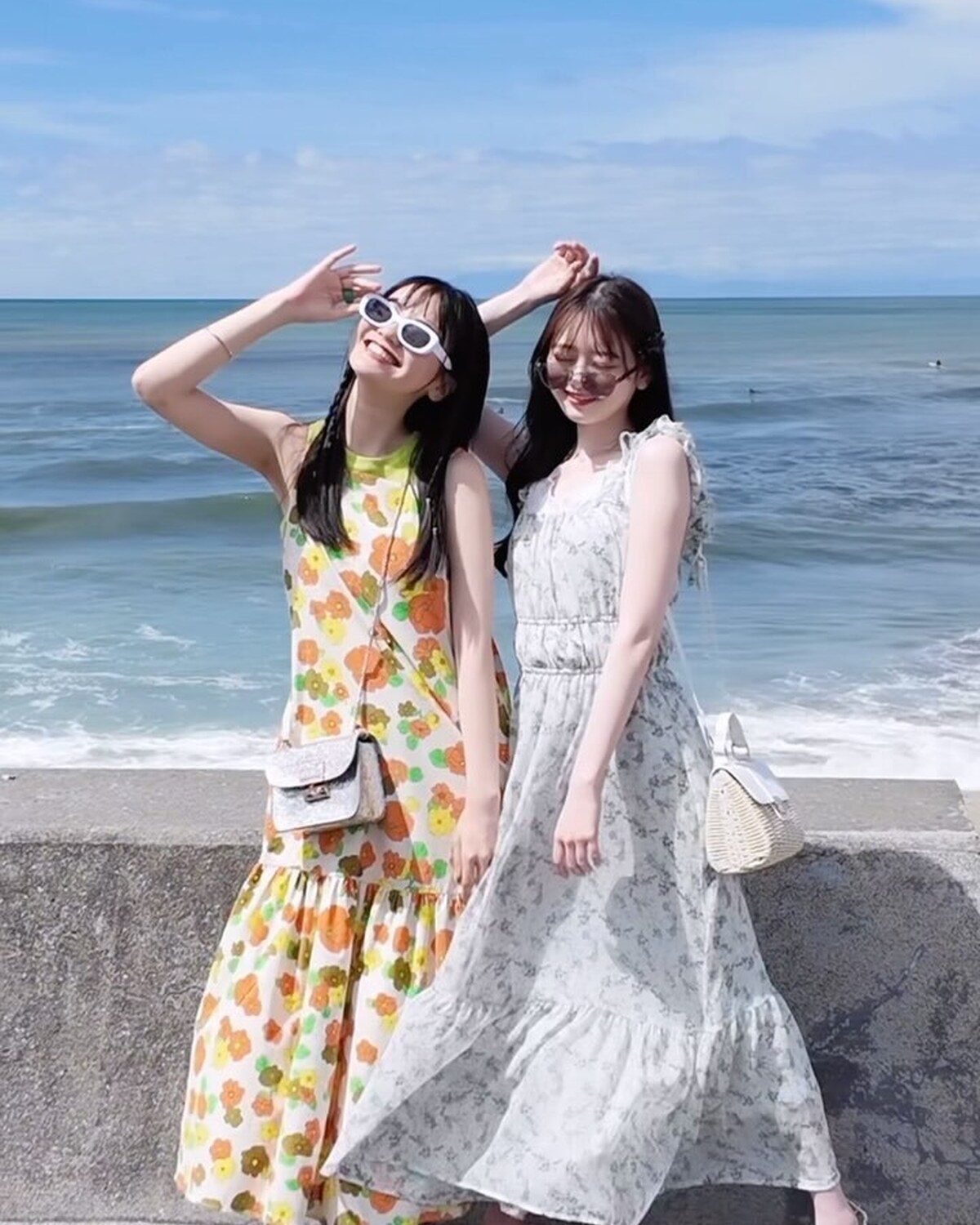 ナツ〜〜‼︎🍉💦 るきゆな江ノ島撮影👭🏻🌴撮影中も移動中もず〜っとわちゃわちゃ楽しそうな2人でした🩵#Seventeen #Seventeen夏号 #Seventeenモデル #るきゆな #ゆなな #