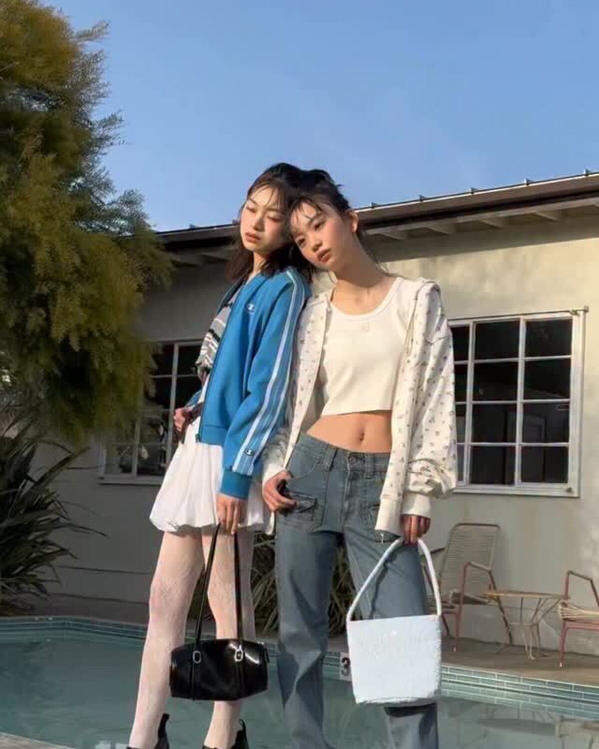 THE モデルなかっこいい琉衣と麗世を👩🏻‍❤️‍👩🏻🎥お洋服とメイクのイメージに合わせたクールな表情とポージングがさすがすぎ💙🤍⊹₊⟡⋆˚⊹—————————⊹₊⟡⋆˚⊹STモデルのオフショットがも