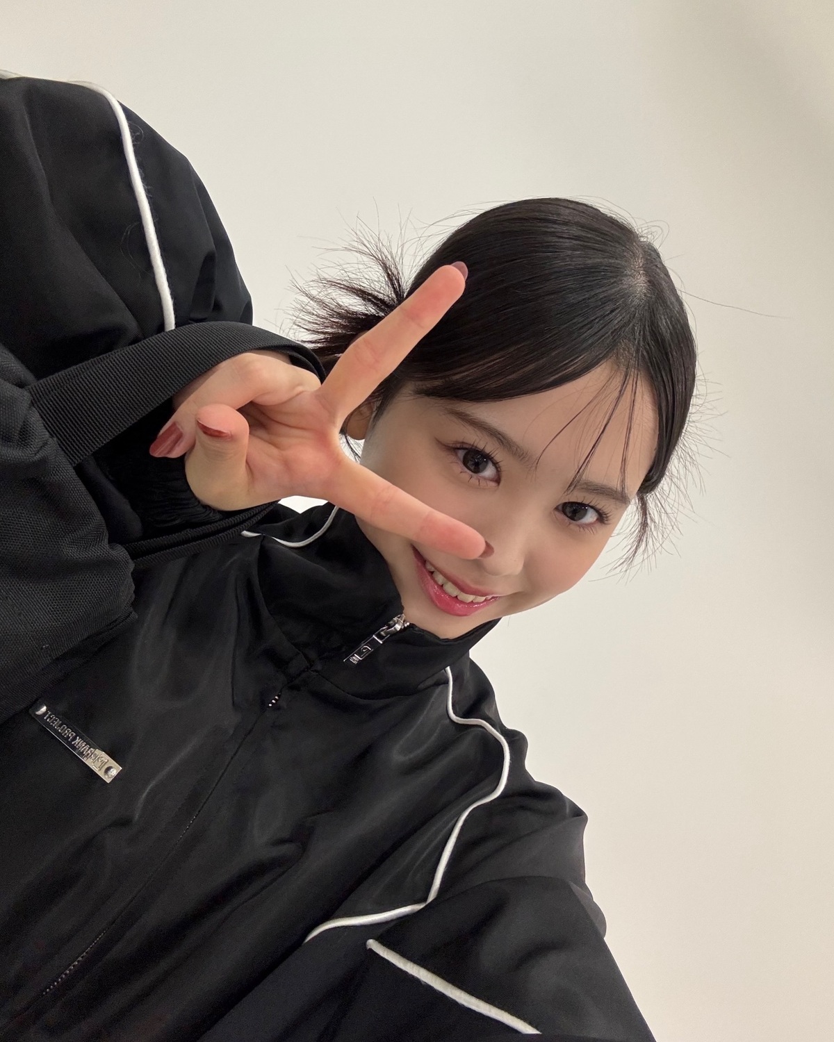 かんちゃん自撮り👼🏻🖤🤍ヘアアレも可愛すぎ！！お洋服はかんちゃんの私服だよ😚✌🏻#梶原叶渚 #かんちゃん #fjk #高校生 #可愛い女の子