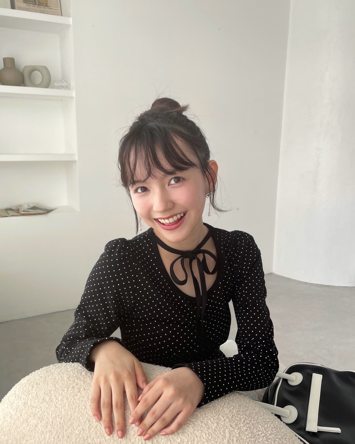 撮影現場で他のSTモデルやスタッフといつも楽しそうにお話ししてるここあ👼🏻🎶 誰とでも気さくに話せて人懐っこいところもここあの魅力だよね♡ここあの周りには笑顔がいっぱい☺️🌼#河村ここあ #jk #お