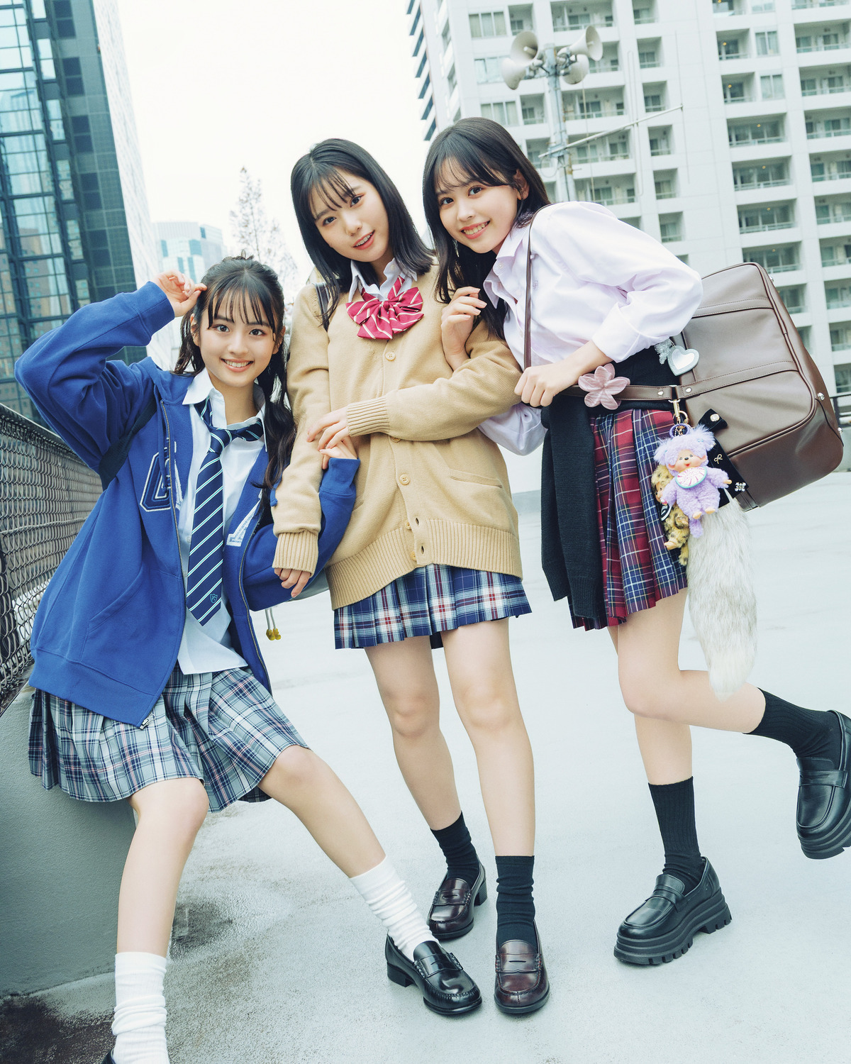 高2の梶原叶渚・増田三莉音・竹下優名のちょいギャルMIXコーデ【学年別おすすめ制服コーデ】