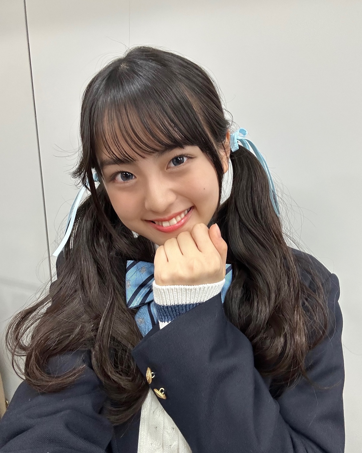 ツインテゆうちゃん👧🏻🎀🩵ブルー糸のカラコンを入れたよ～💙どうかな？🥺#りぼん70周年#コスプレ#竹下優名#ゆうちゃん#ツインテール#ツインテ#制服#jk#制服アレンジ#オフショット