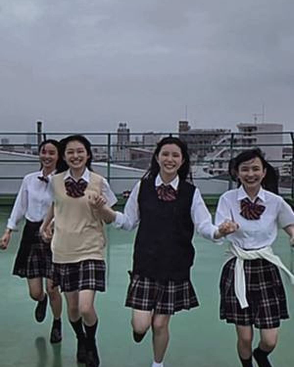 ˙⋆✮ ⋆˙⟡ We are LJK⋆˙⟡˙⋆✮ @松本麗世🧸️️️⛅️ @快空 @河村ここあ #月島琉衣  #LJK #高校生 #青春 #青春す#おすすめ校#教室  