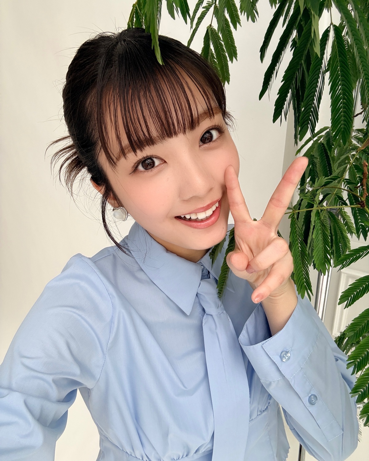 韓国っぽヘアなまほちゅん👼🏻🩵パツンと揃った前髪ヘアもお似合い🥰1枚目のセルフィーの破壊力🤍🤍⊹₊⟡⋆˚⊹---------------------------⊹₊⟡⋆˚⊹STモデルのオフショットがも
