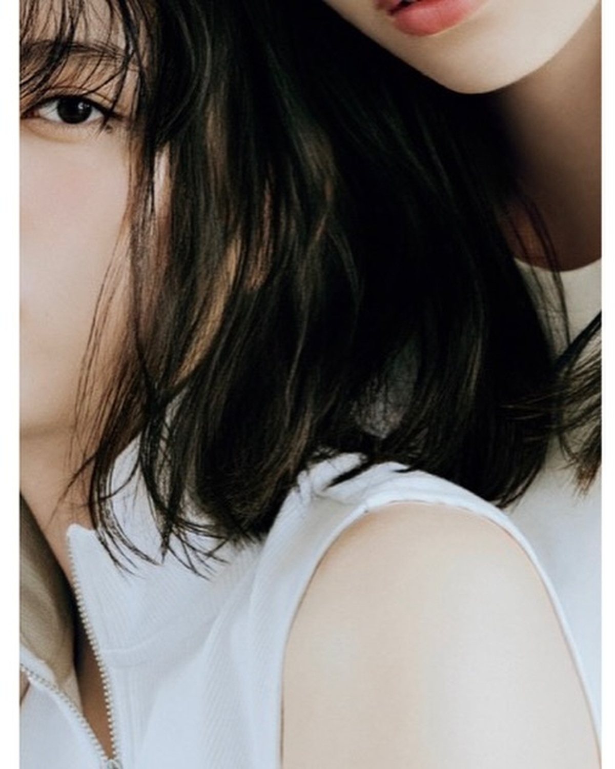 ✨🌻Hello July🌻✨Seventeen夏号📖7月1日発売🤍【衣装】
［汐梨］T シャツ￥1500・ベルト￥2990／ユニクロ パンツ￥30800／カルバン・ク
ライン イヤリング￥330／La