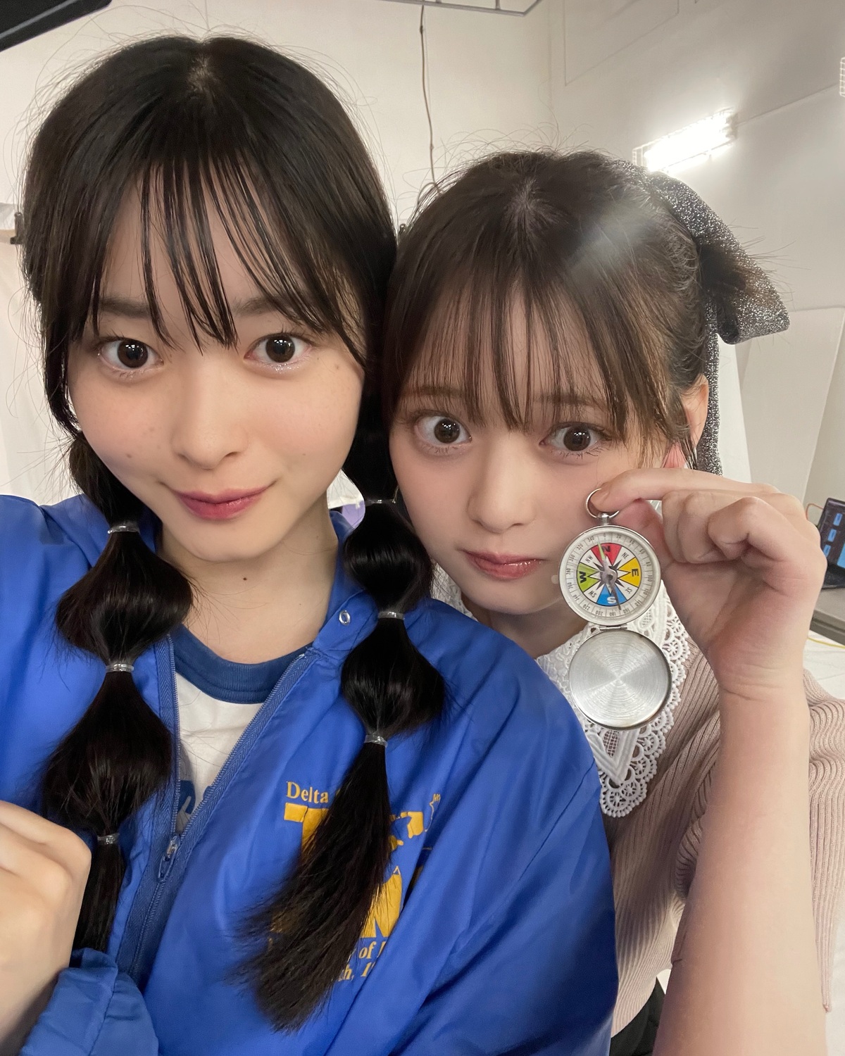 めりゆな💙🤍スターダストコンビ👭🏻ゲッターズ飯田さんの五星三心占いページでいろんな星座になりきったよ🐬🧭ゲッターズ飯田さんの占いといえば毎回大好評の企画📖🔮気になる運気は秋号でチェックしよう🤓👌🏻⊹₊