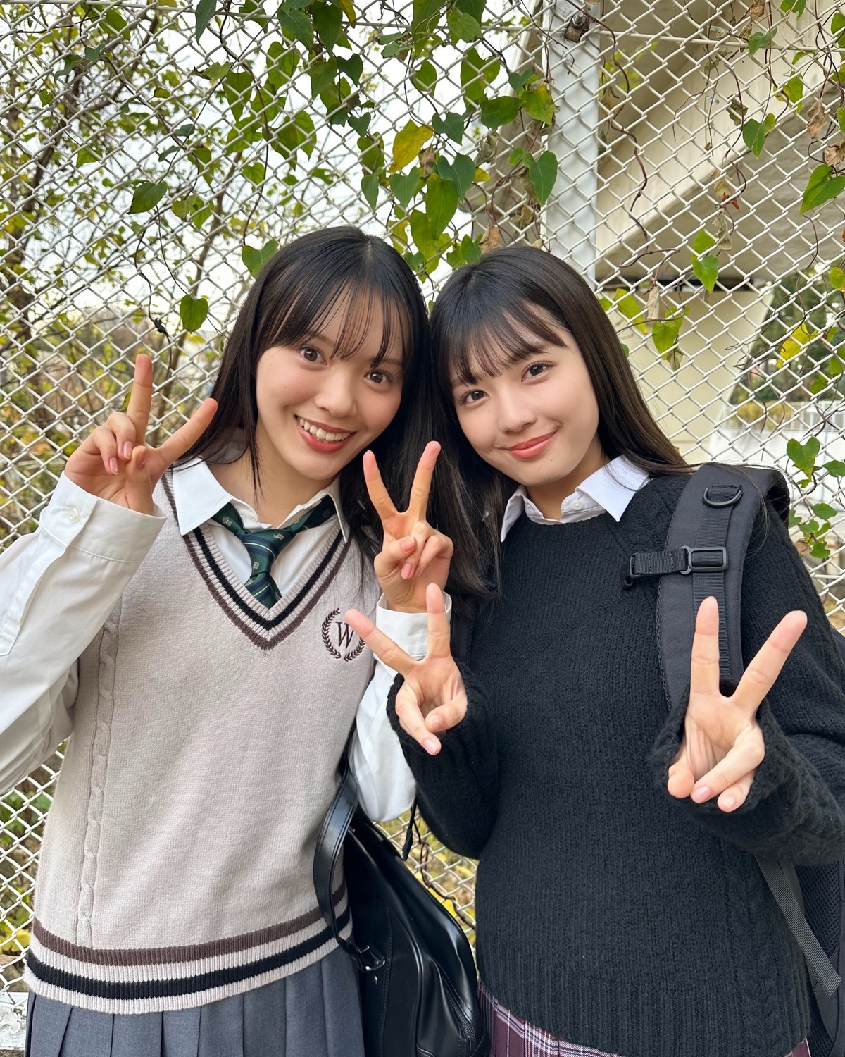 うみまほ👭🏻🌸もうそろそろ新学期がスタートするよね？🏫✨春の制服の着こなし参考にしてね✌🏻#希咲うみ #堀口真帆 #制服コーデ #jk #制服