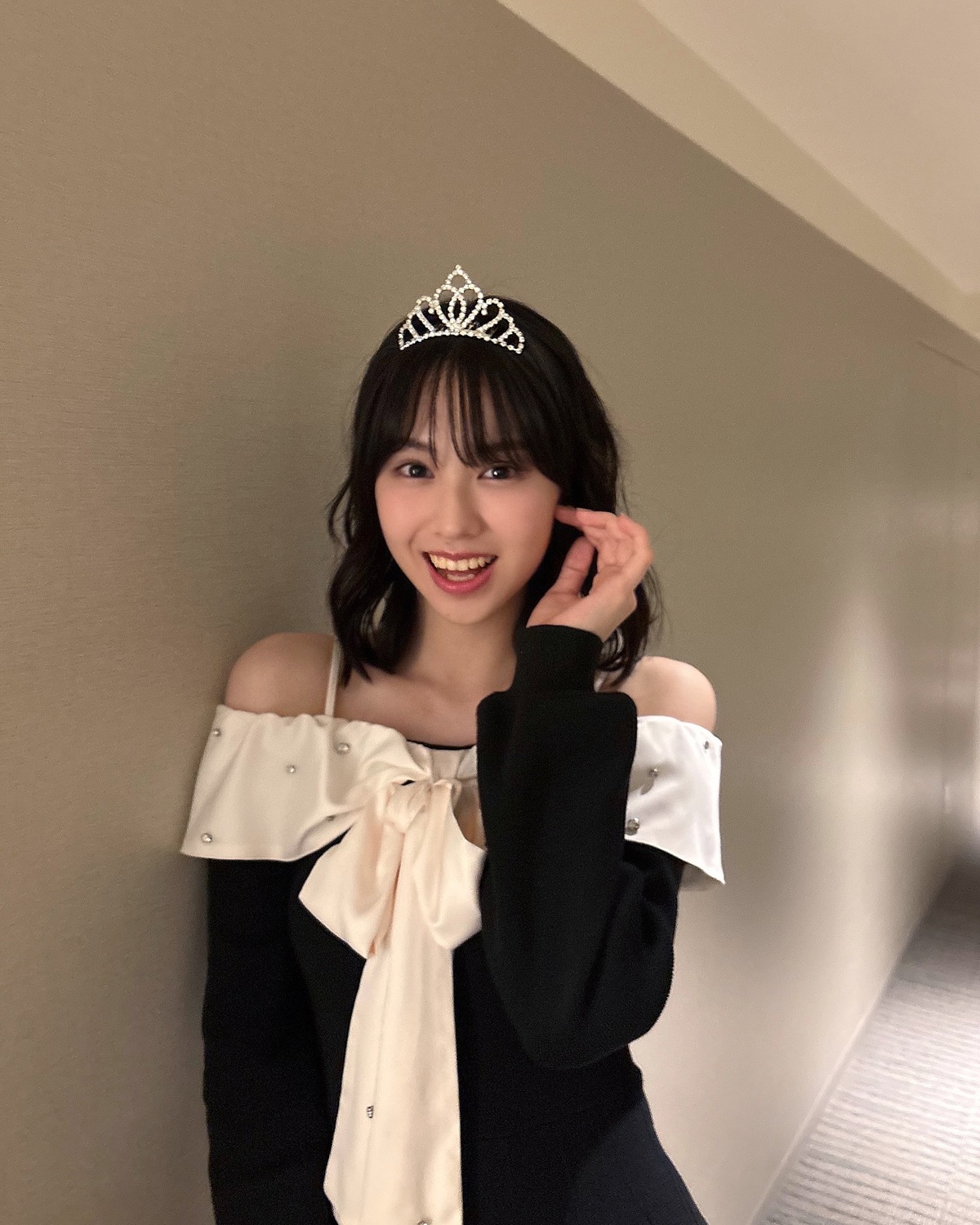 ドレスアップしたもんちゃんがプリンセスすぎた👸🏻🤍✨LJKの卒業旅行でちょっと贅沢にオシャレホカンス🏨って憧れだよね🪄#森﨑美月 #もんちゃん #ホテル女子会 #ホカンス #ドレスアップ